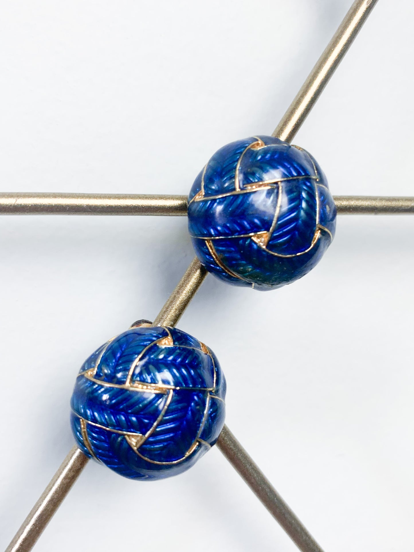 Boucles d'oreilles clips vintage rondes - Émail bleu et doré