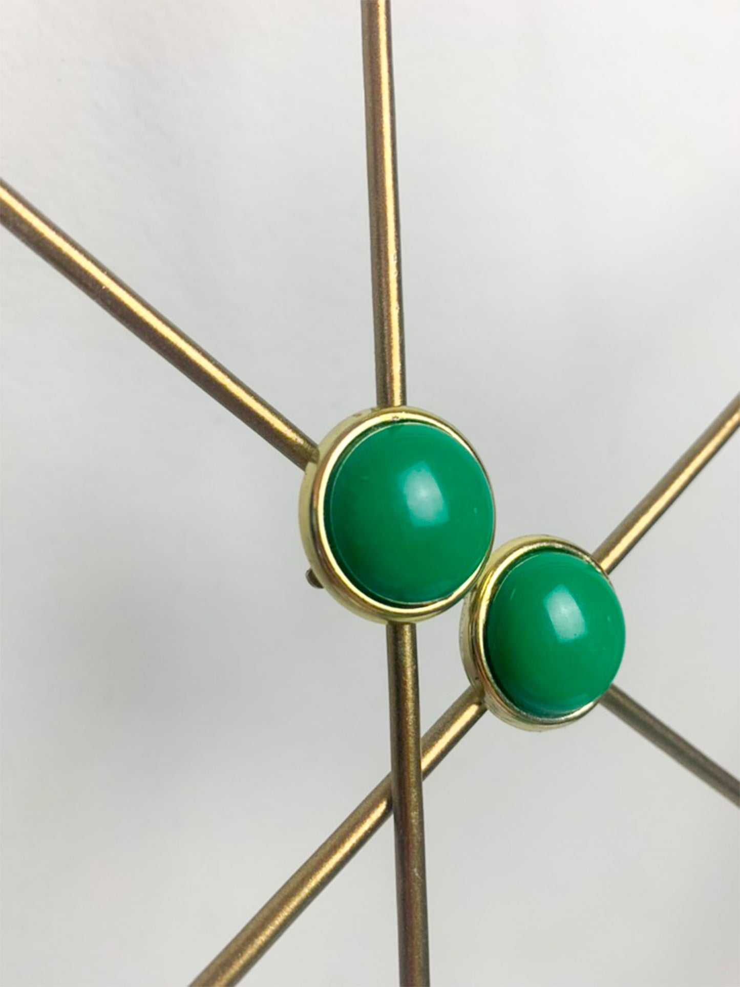 Boucles d'oreilles vertes et dorées vintage