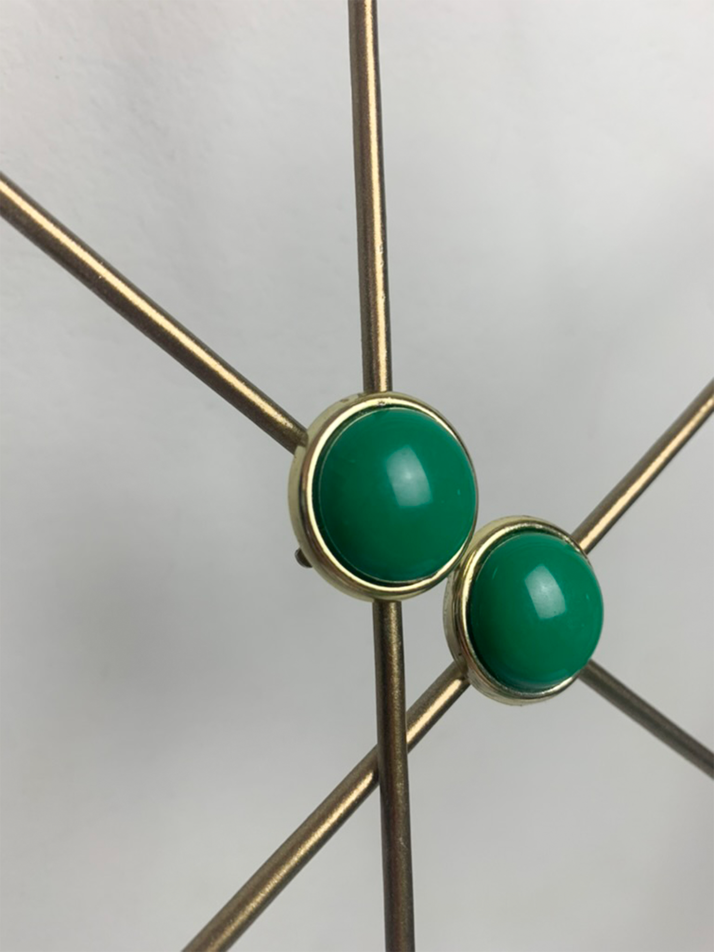 Boucles d'oreilles vertes et dorées vintage