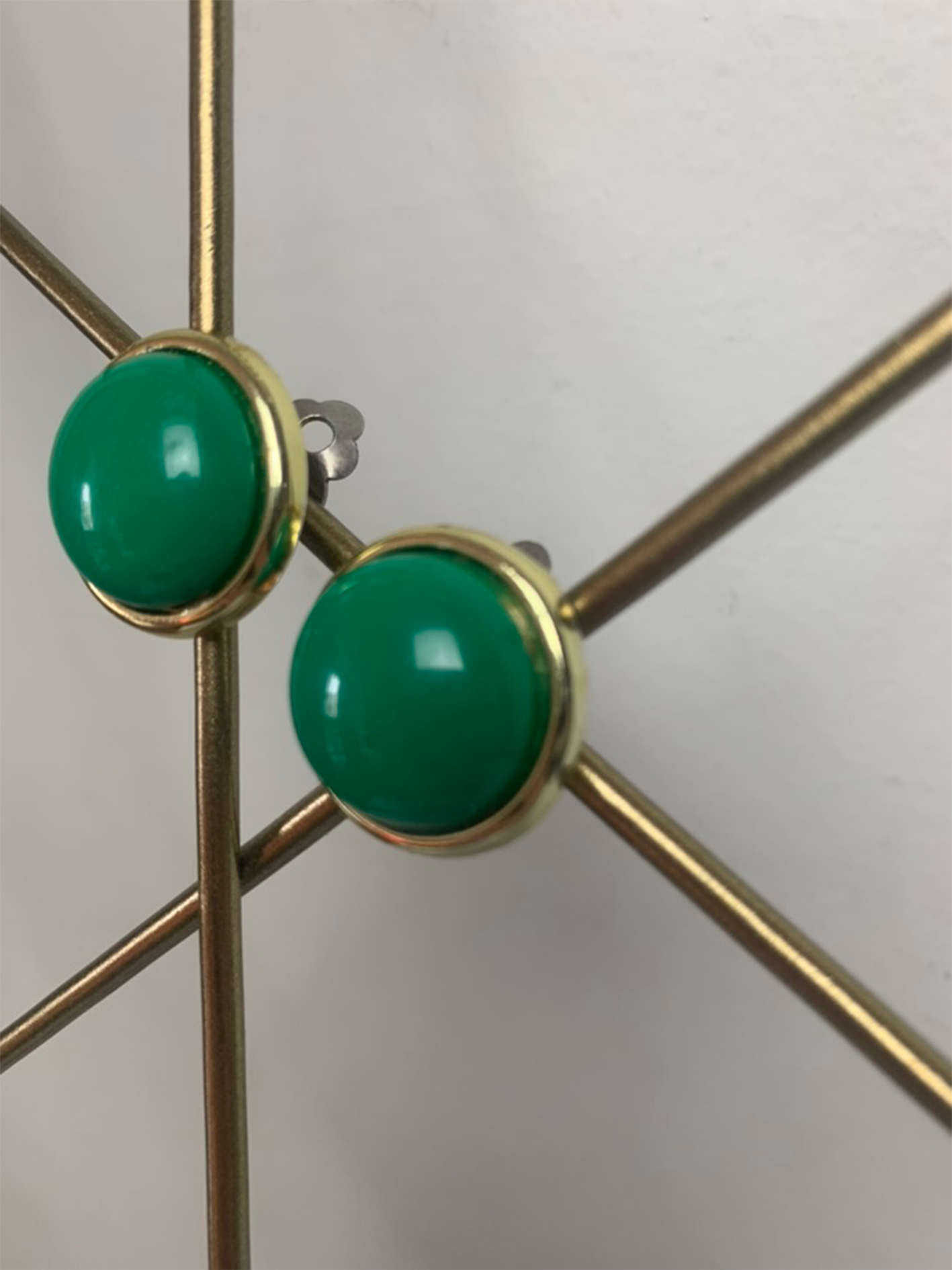 Boucles d'oreilles vertes et dorées vintage