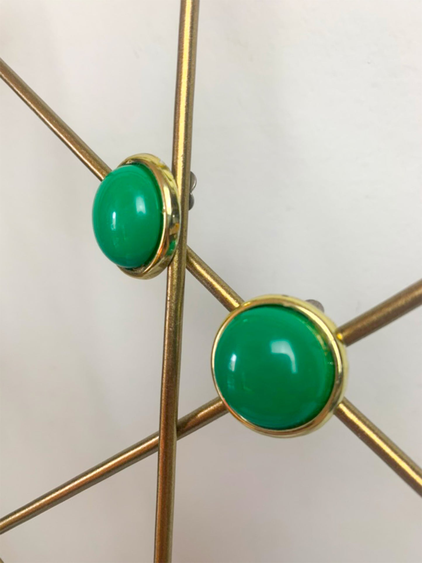 Boucles d'oreilles vertes et dorées vintage