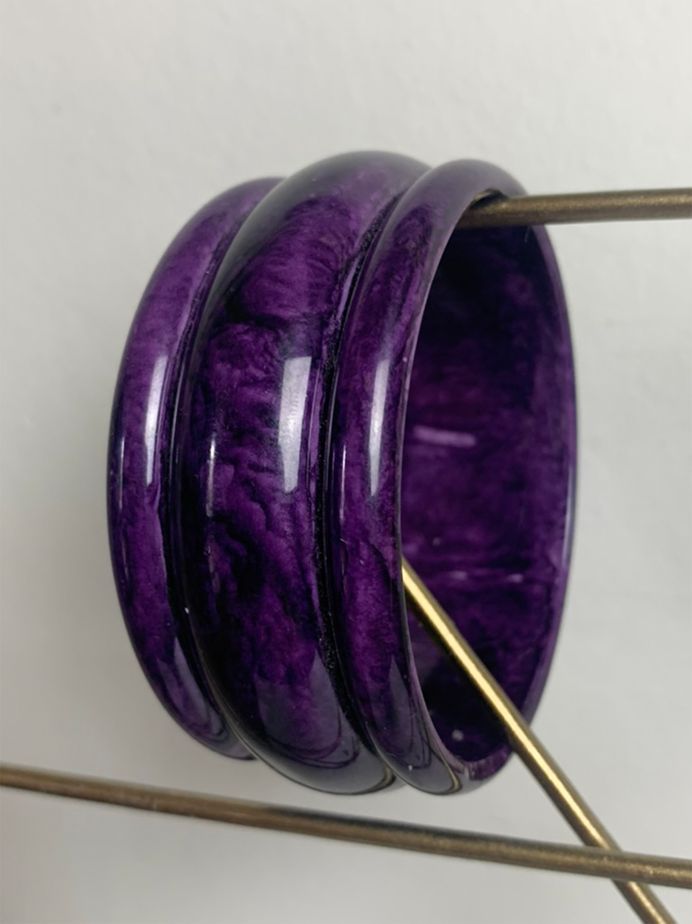 Bracelet manchette violet avec marbrures vintage