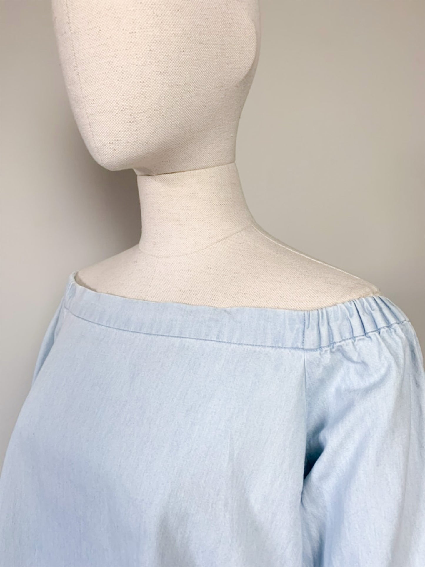 Blouse tunique en coton bleu épaules dénudées Seed