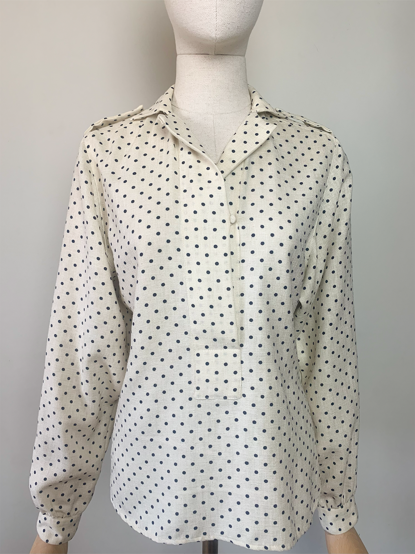 Blouse imprimée crème pois noir col multi-position vintage