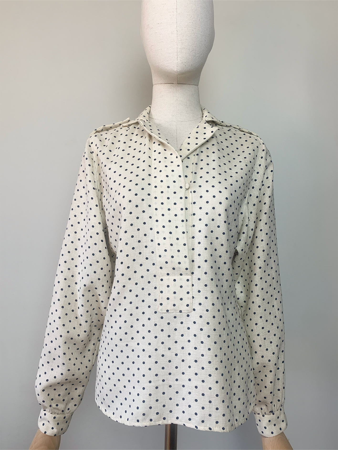 Blouse imprimée crème pois noir col multi-position vintage