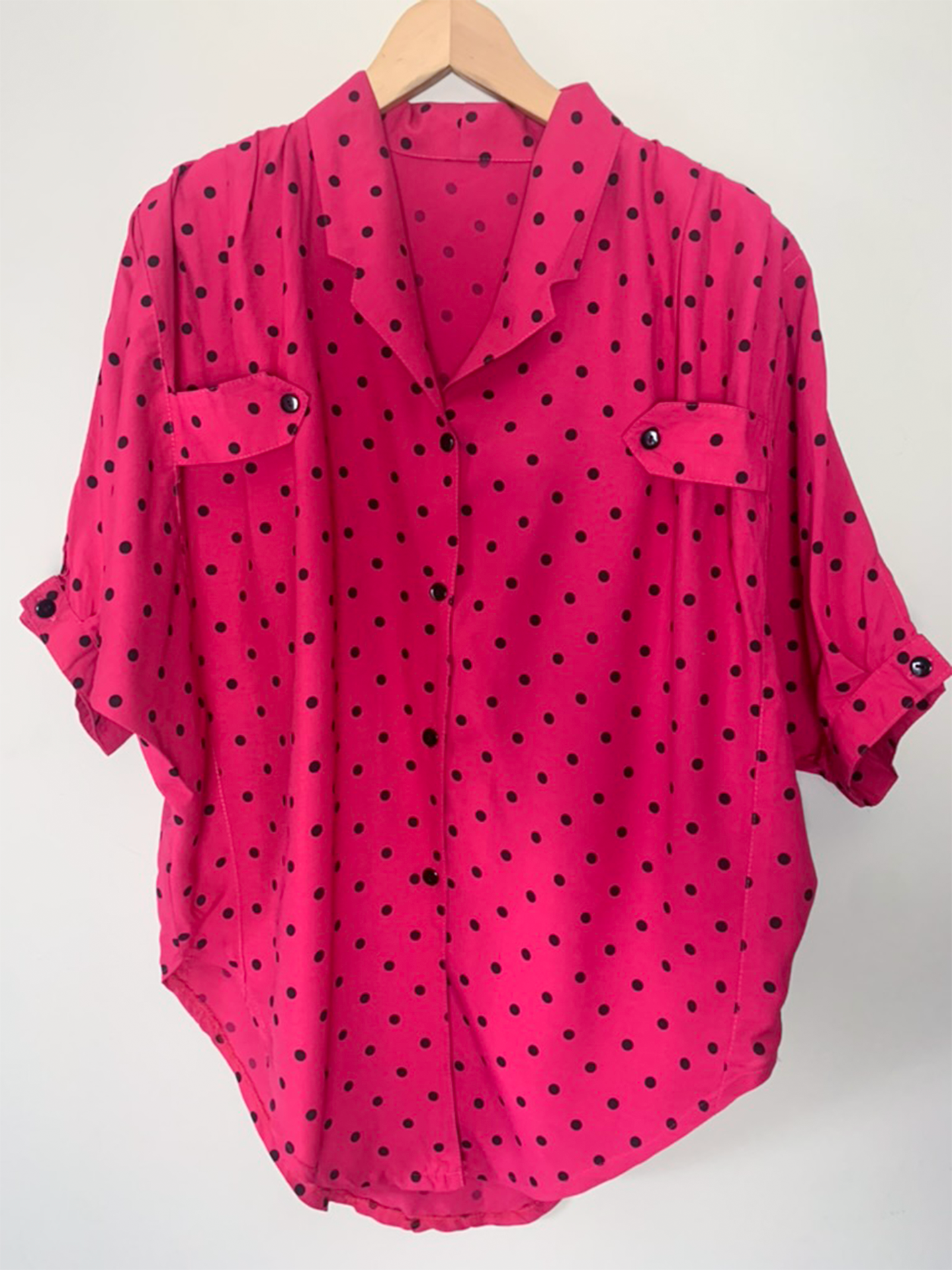 Chemise rose fuchsia pois noirs manches courtes vintage