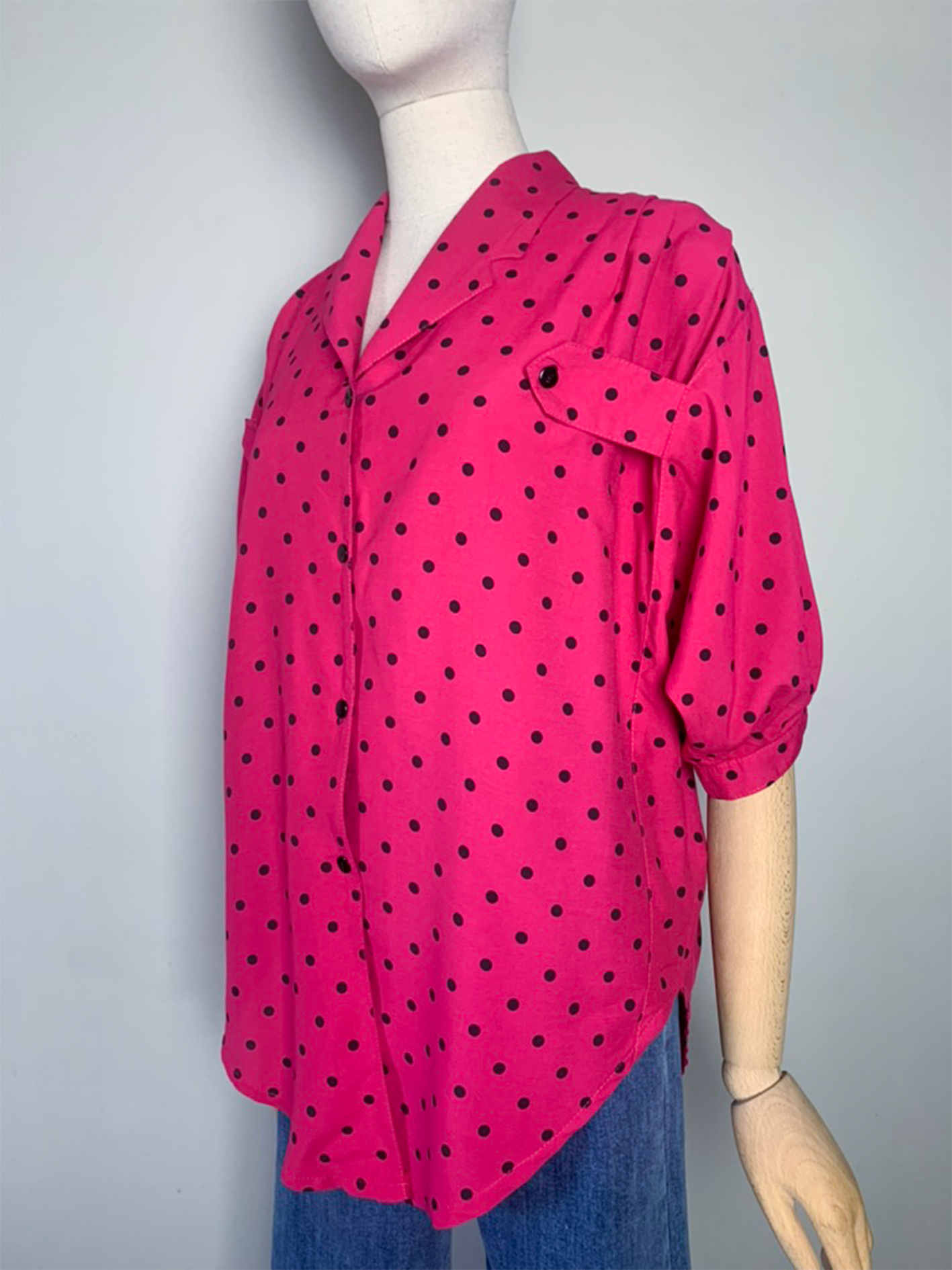 Chemise rose fuchsia pois noirs manches courtes vintage