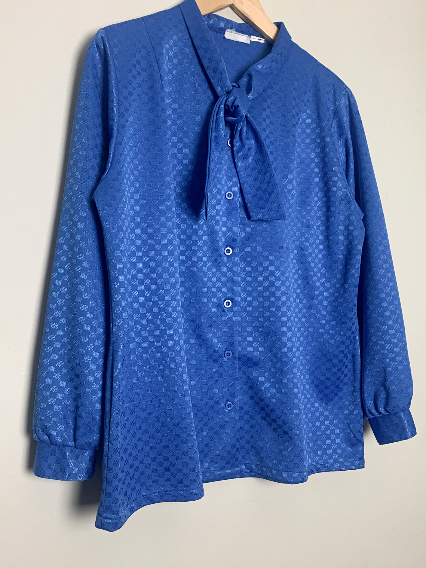 Chemisier bleu col cravate vintage