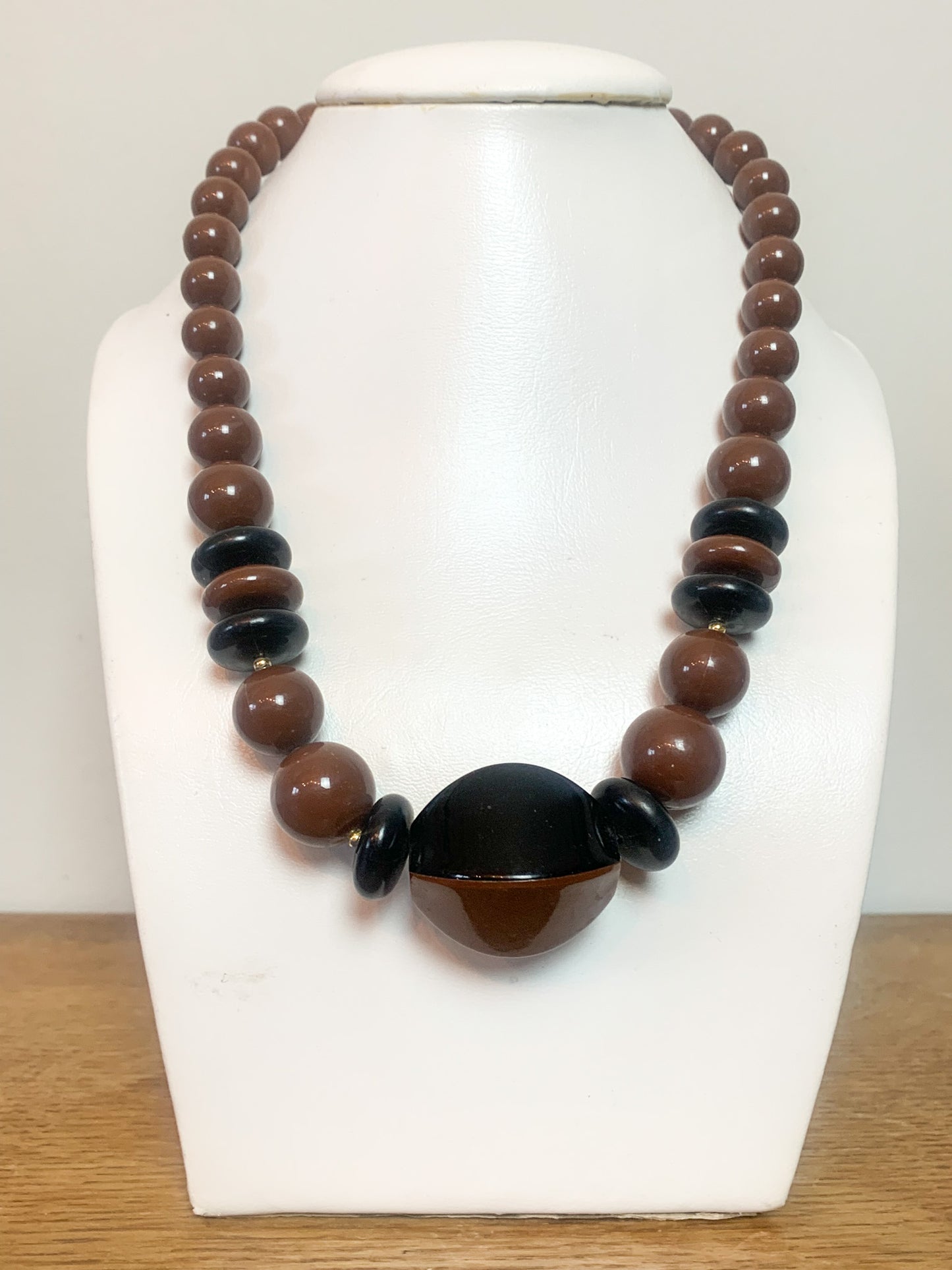 Collier Vintage Années 80 Grosses Perles - Marron & Noir - Style Statement Chic