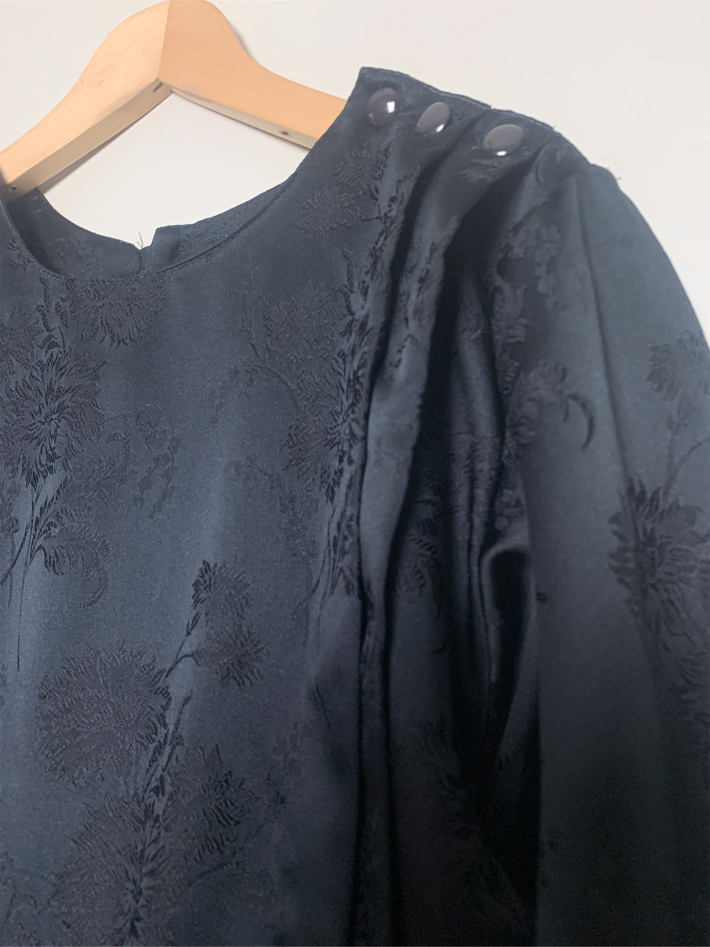 Combipantalon fluide noir surimprimé fleurs vintage Marely’s