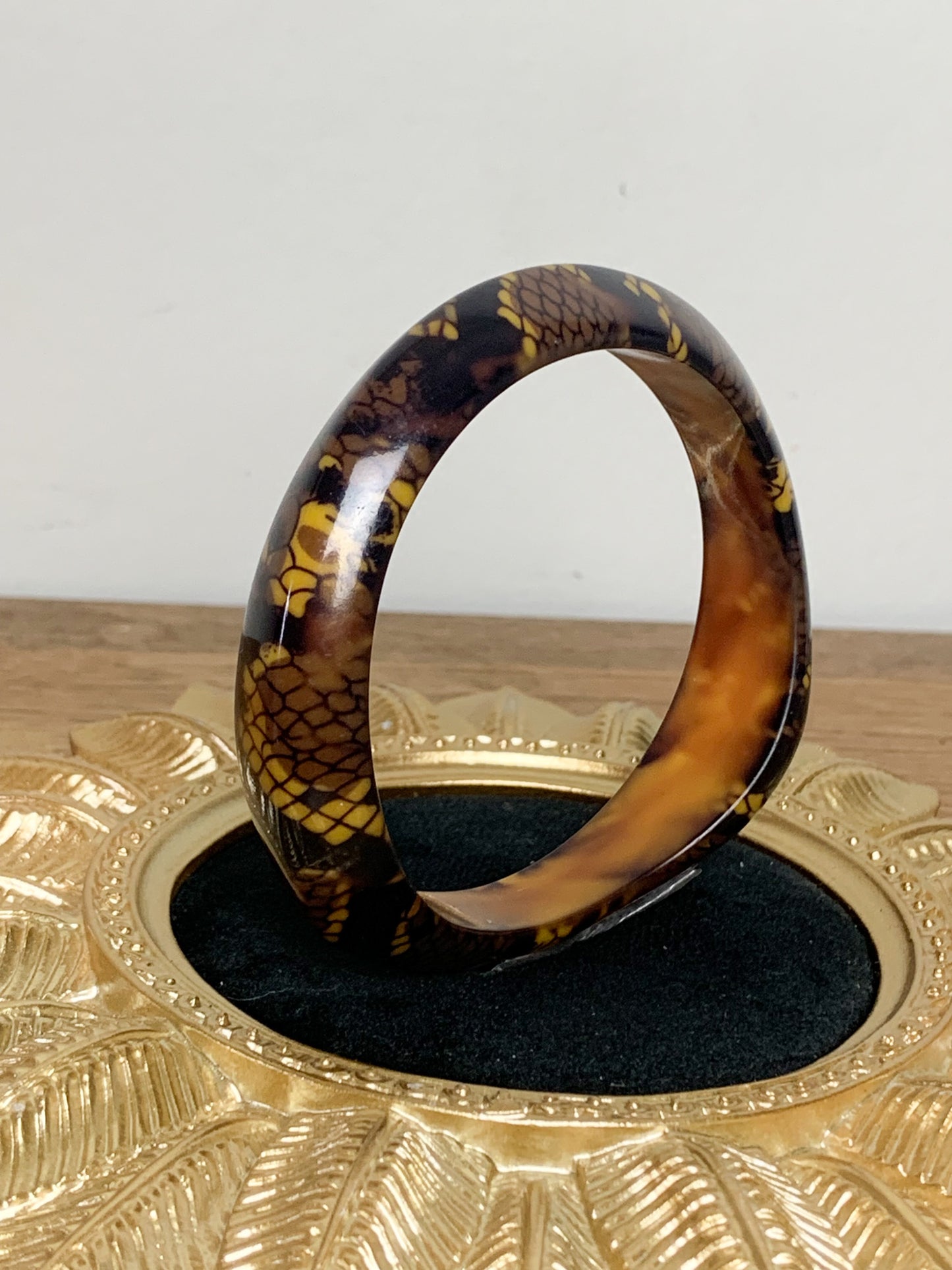 Bracelet rigide asymétrique motifs peau de reptile