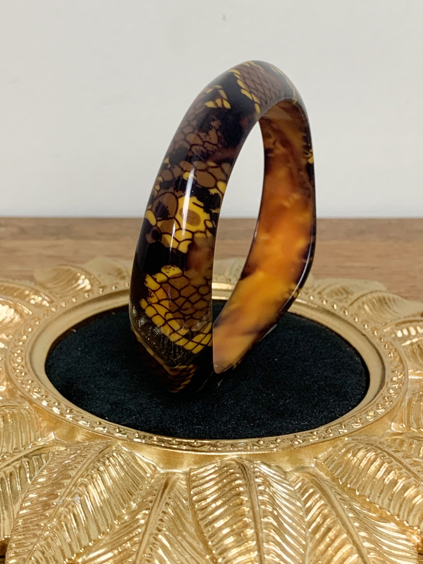 Bracelet rigide asymétrique motifs peau de reptile
