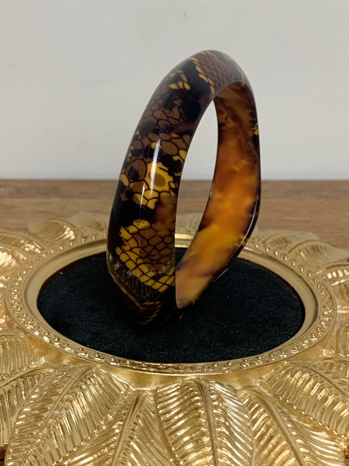 Bracelet rigide asymétrique motifs peau de reptile