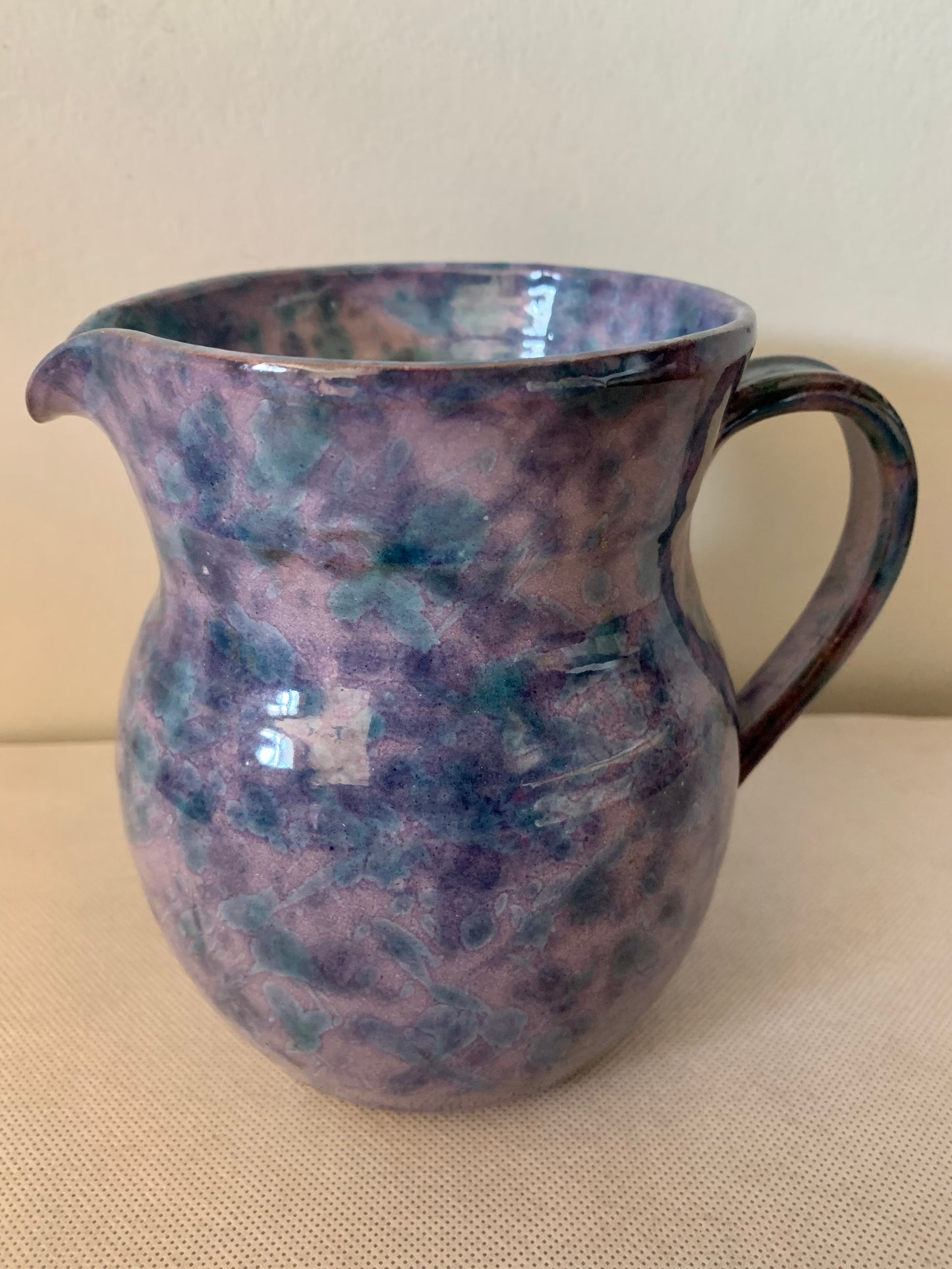 Pot pichet broc en céramique mauve et bleu vintage