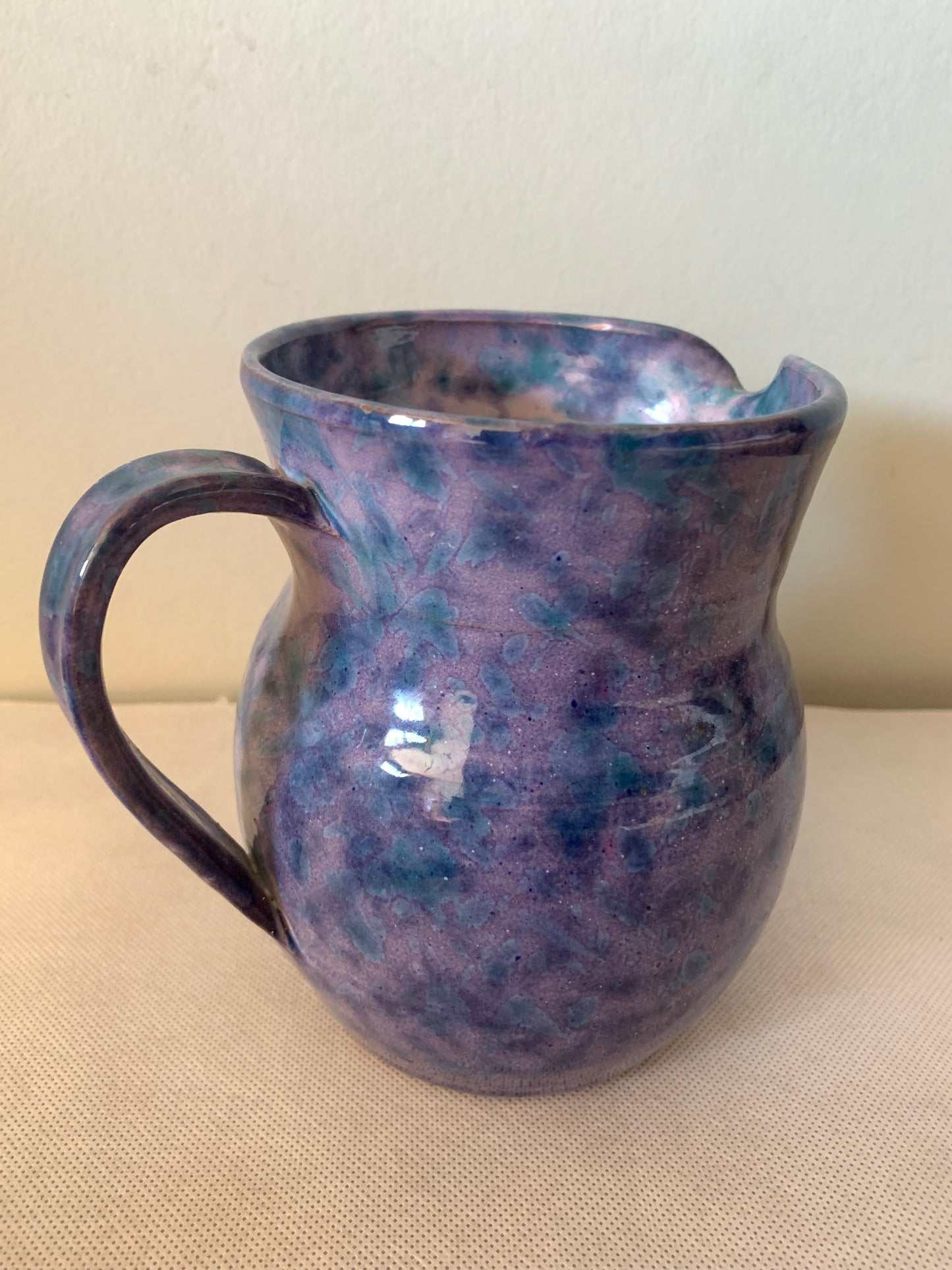 Pot pichet broc en céramique mauve et bleu vintage