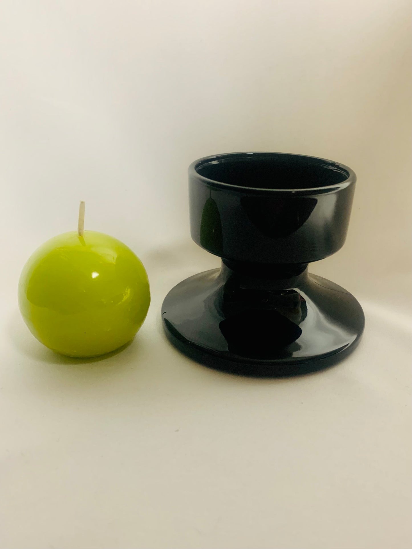 Bougeoir / cendrier en opaline noire vintage