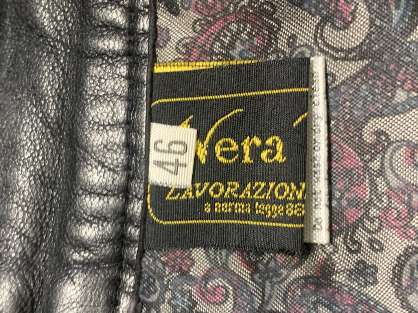 Jupe en cuir noir avec empiècements et nœud vintage