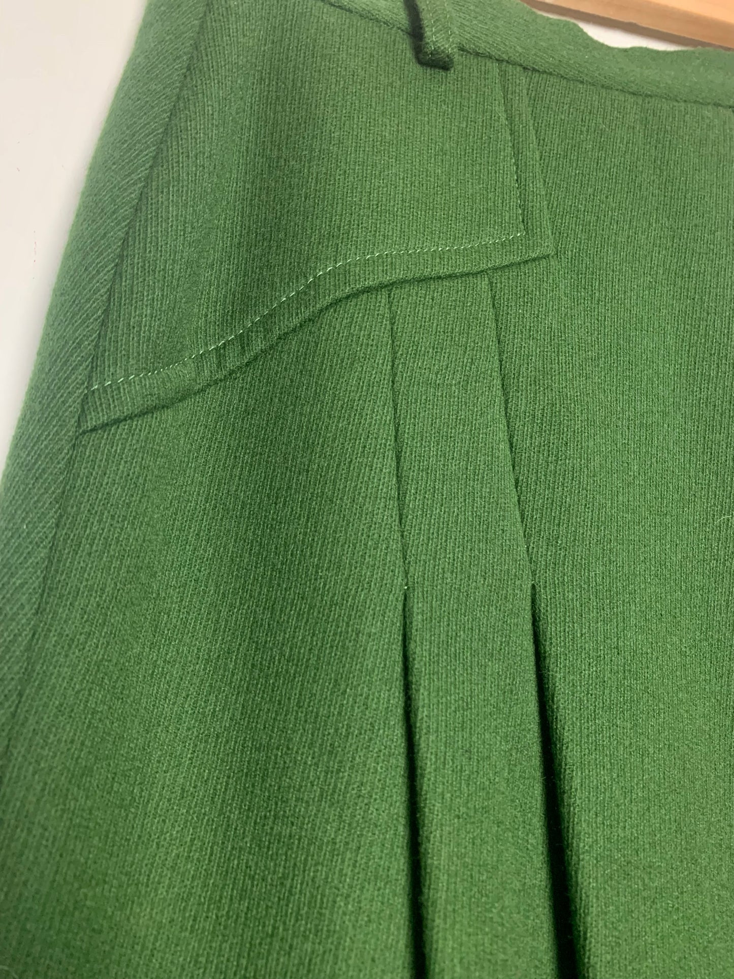Jupe midi évasée verte foncée en laine vintage