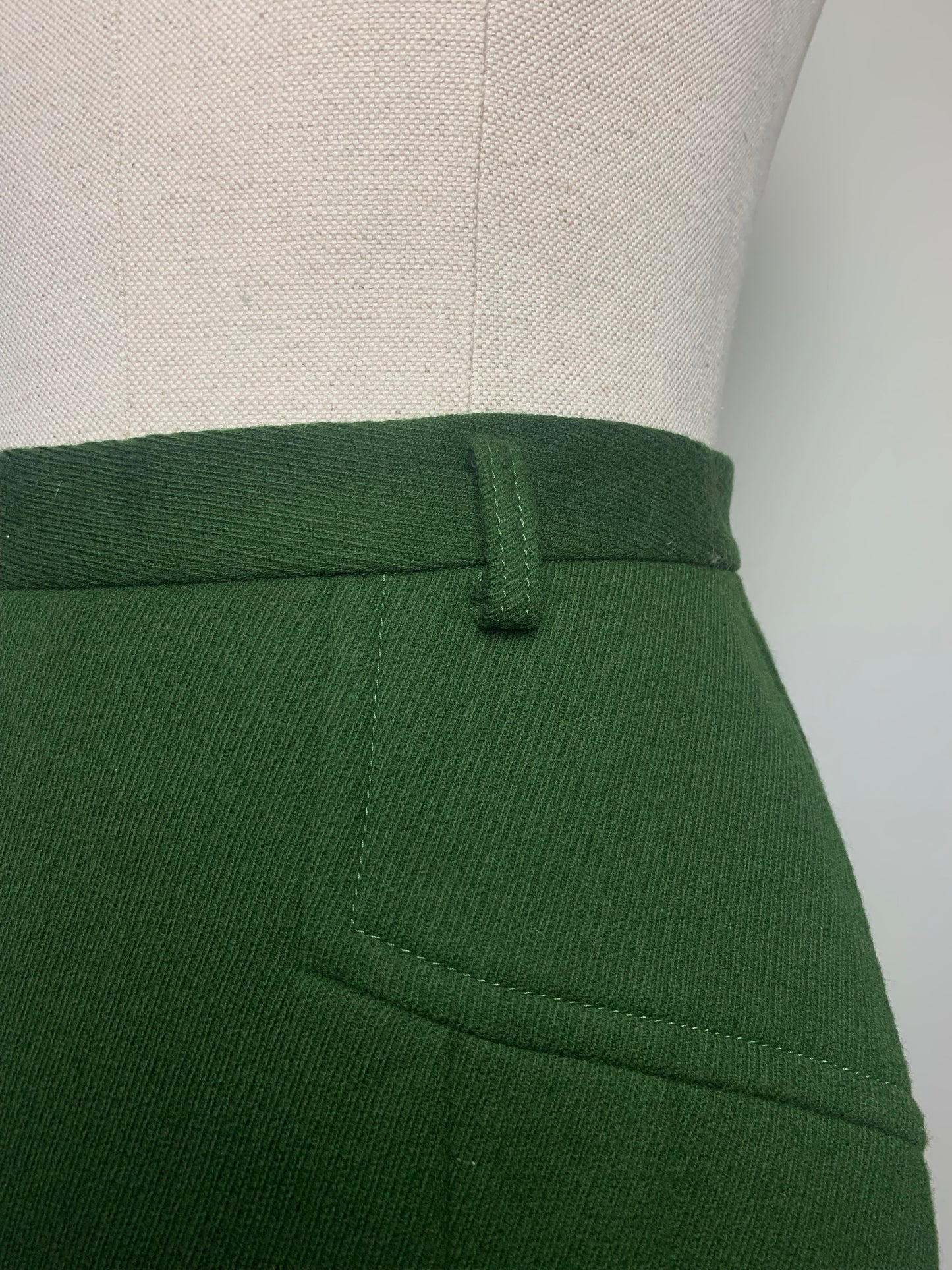 Jupe midi évasée verte foncée en laine vintage