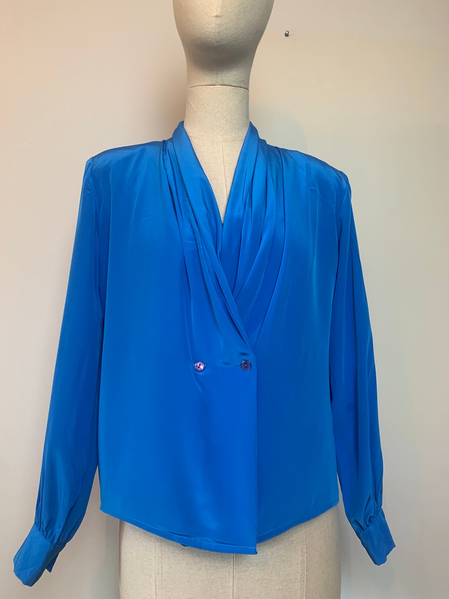 Chemisier blouse bleu à drapé vintage Anna Kriste