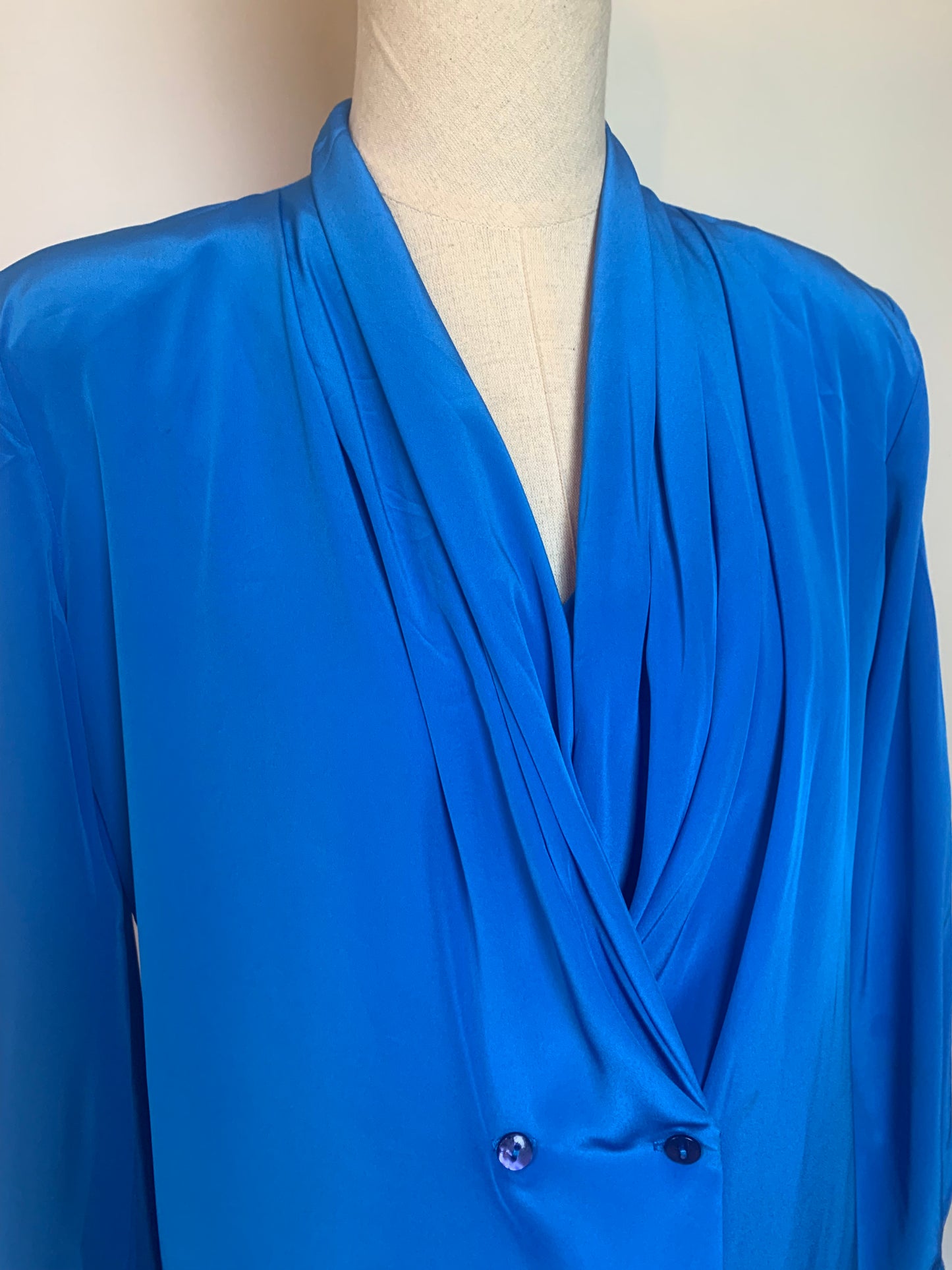 Chemisier blouse bleu à drapé vintage Anna Kriste