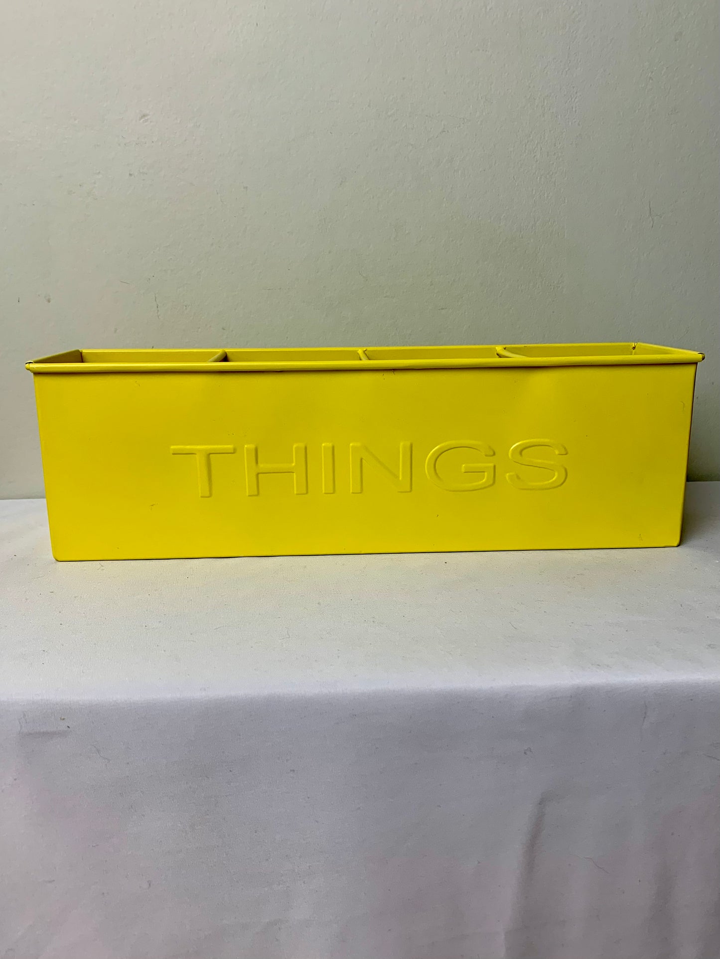 Boîte de rangement style industriel en métal jaune