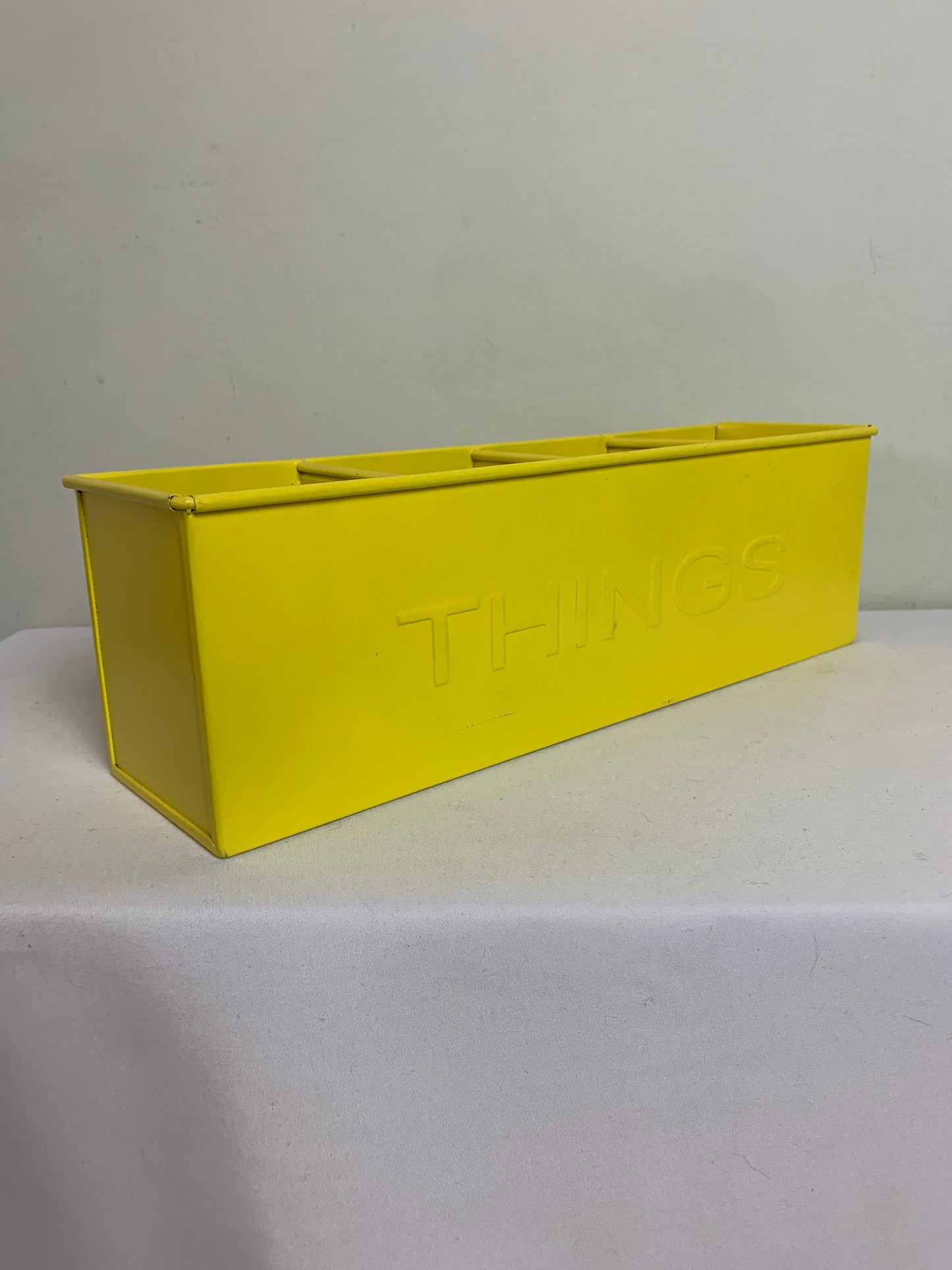 Boîte de rangement style industriel en métal jaune