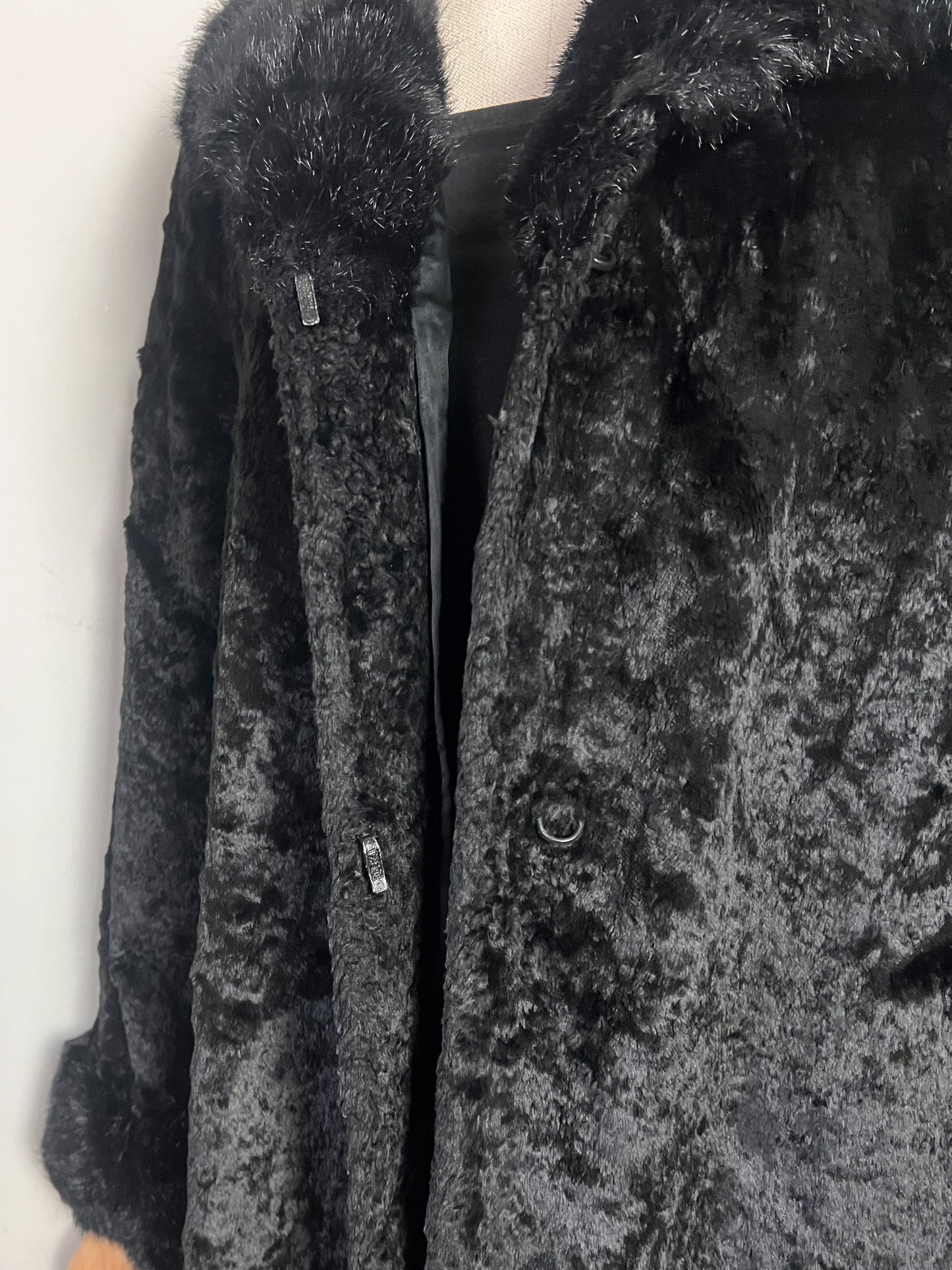 Manteau Vintage Années 80 90 Fausse Fourrure Astrakan Noir - Col/Poignets fausse fourrure poils plus Longs -T36/38