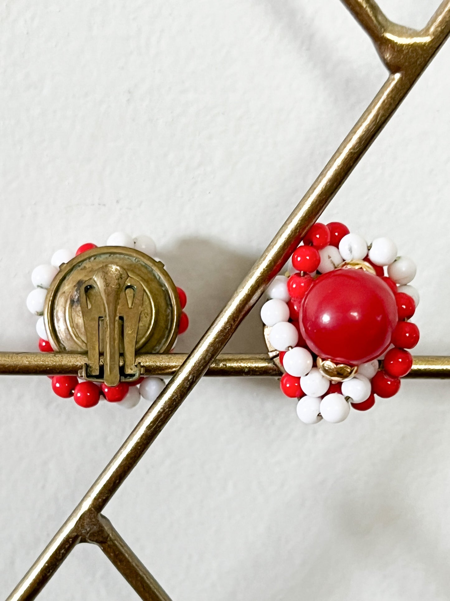 Boucles d'Oreilles Clips Vintage Perles Rouges & Blanches - Style Bonbon Pop - Années 60/70 - Bijou Fantaisie Rétro
