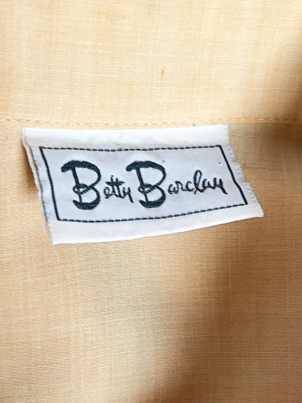 Chemise vintage années 80 jaune beurre Betty Barclay à épaulettes T. 40/42 (ou 38 loose)