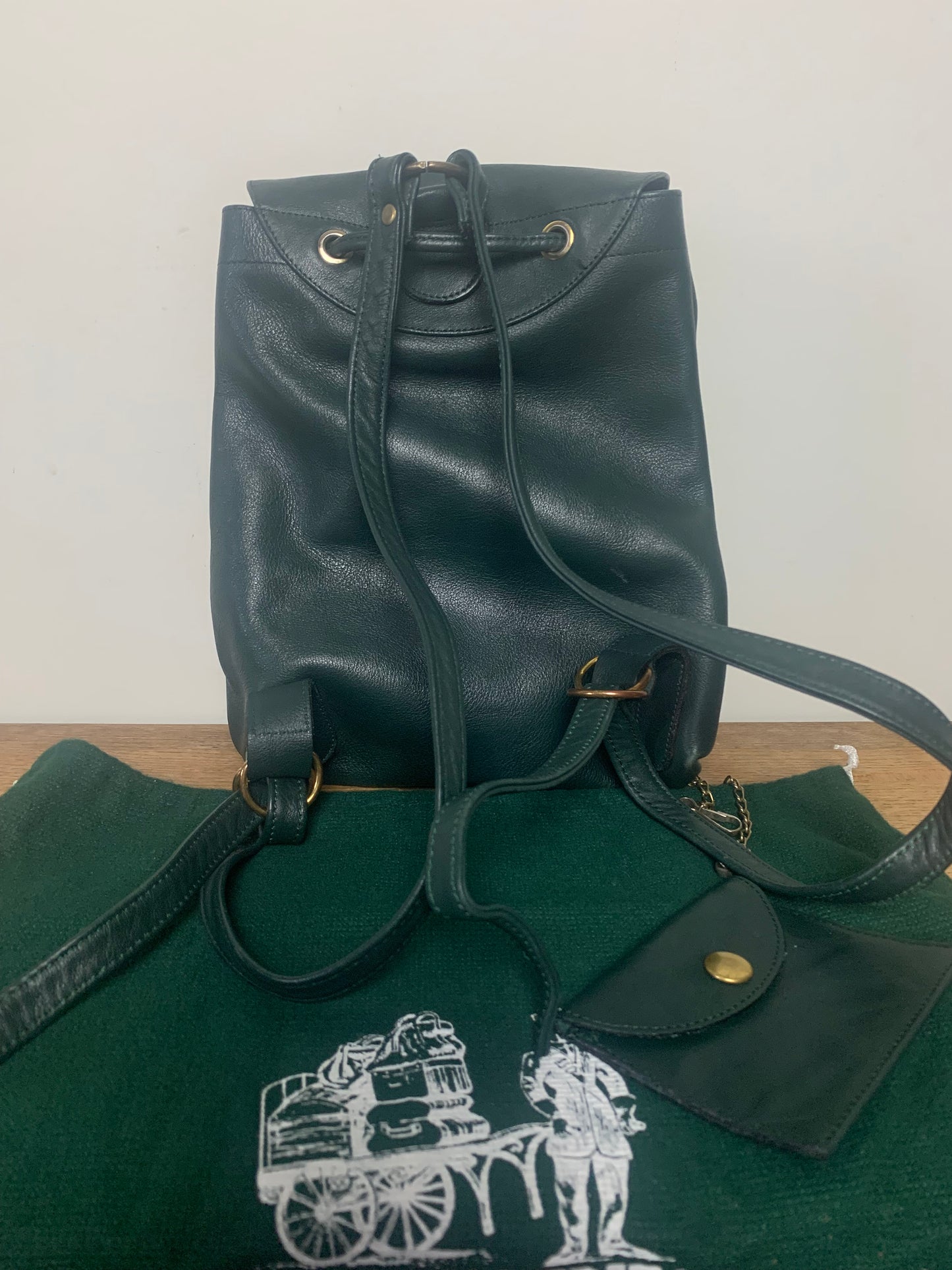 Sac à dos en cuir véritable vert bouteille La Bagagerie Jean Marlaix vintage