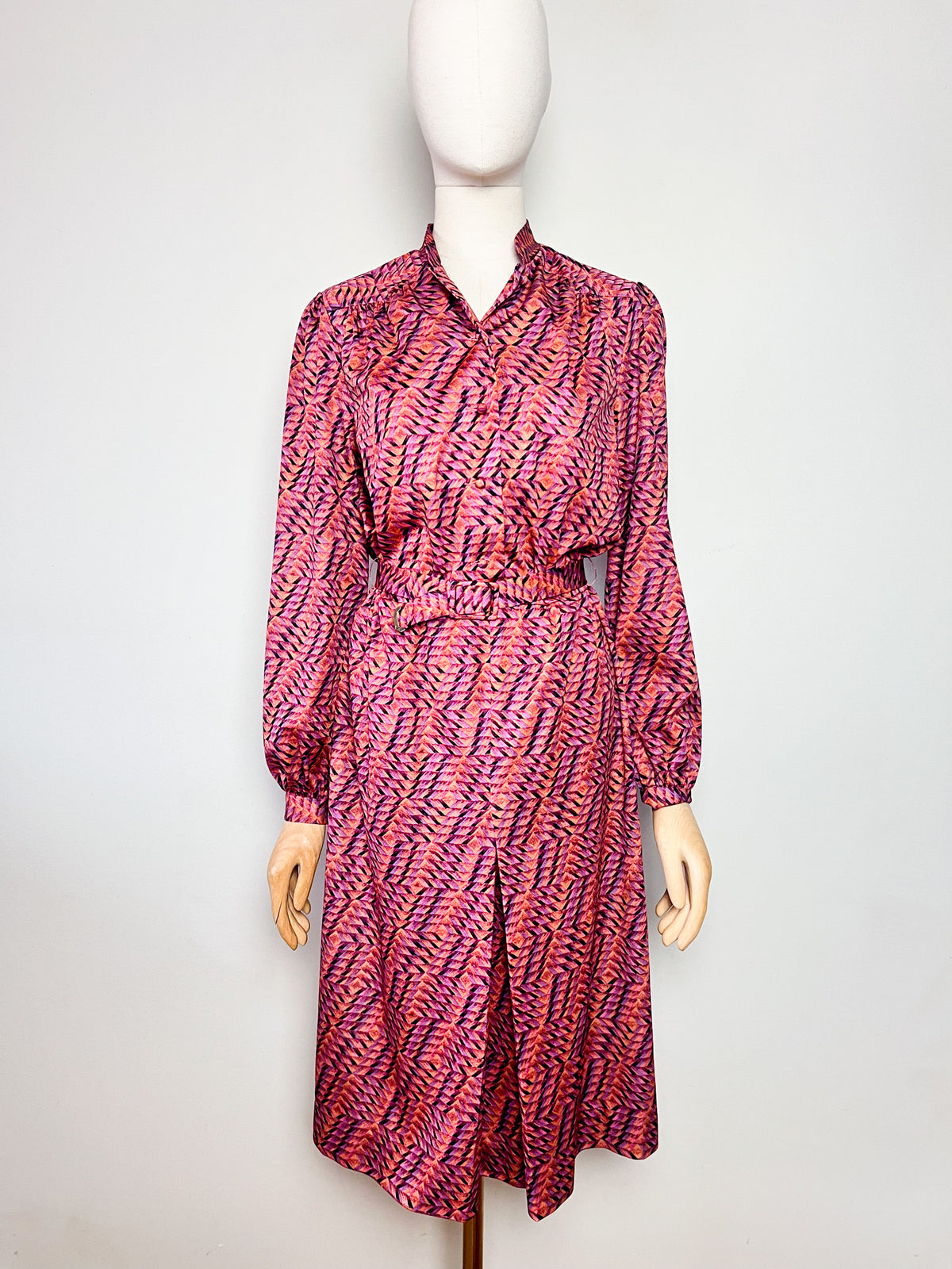 Robe midi vintage 70s imprimé graphique noir, mauve & ocre T40