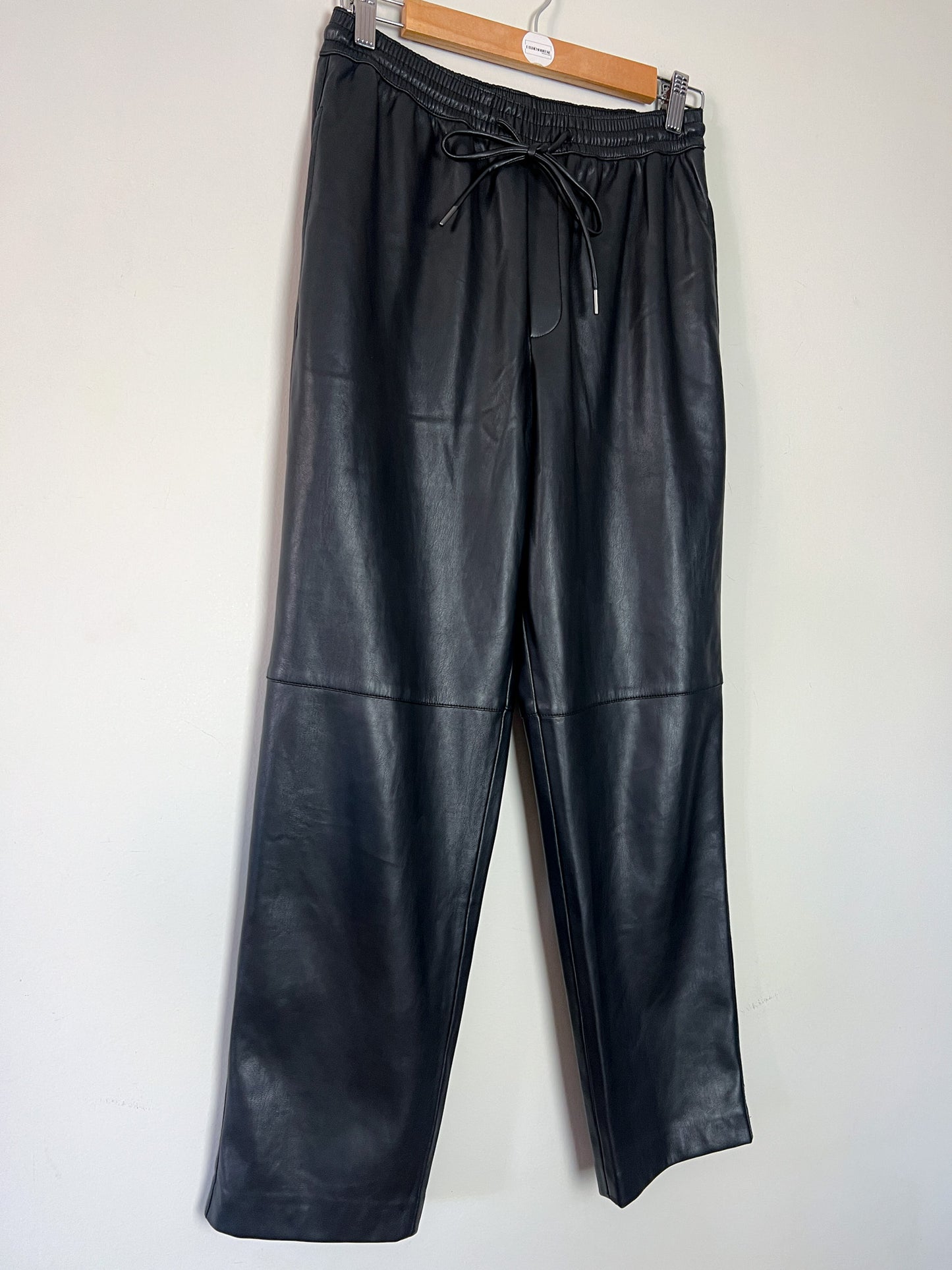 Pantalon simili cuir Mango, noir, coupe droite - Taille S