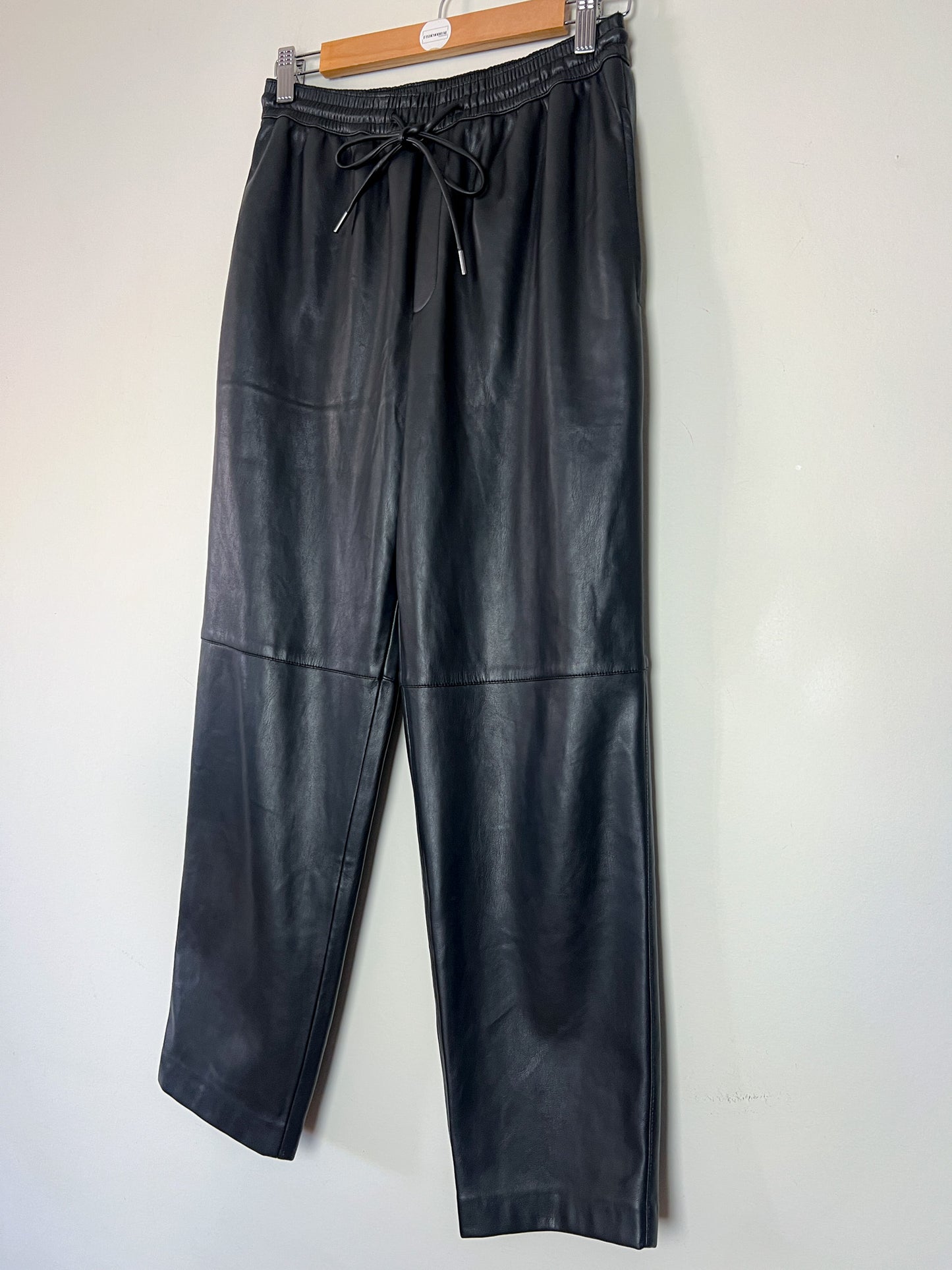 Pantalon simili cuir Mango, noir, coupe droite - Taille S