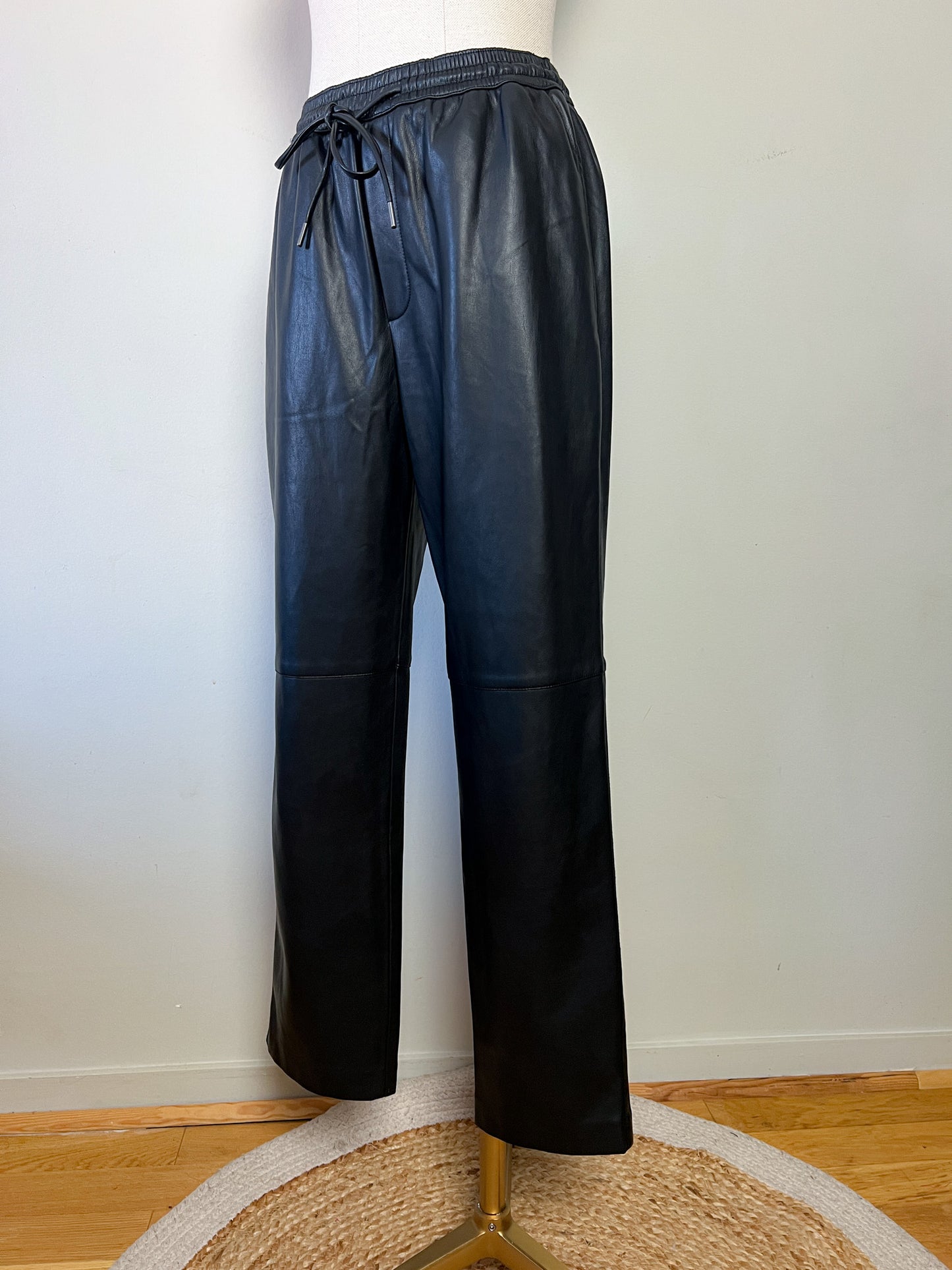 Pantalon simili cuir Mango, noir, coupe droite - Taille S