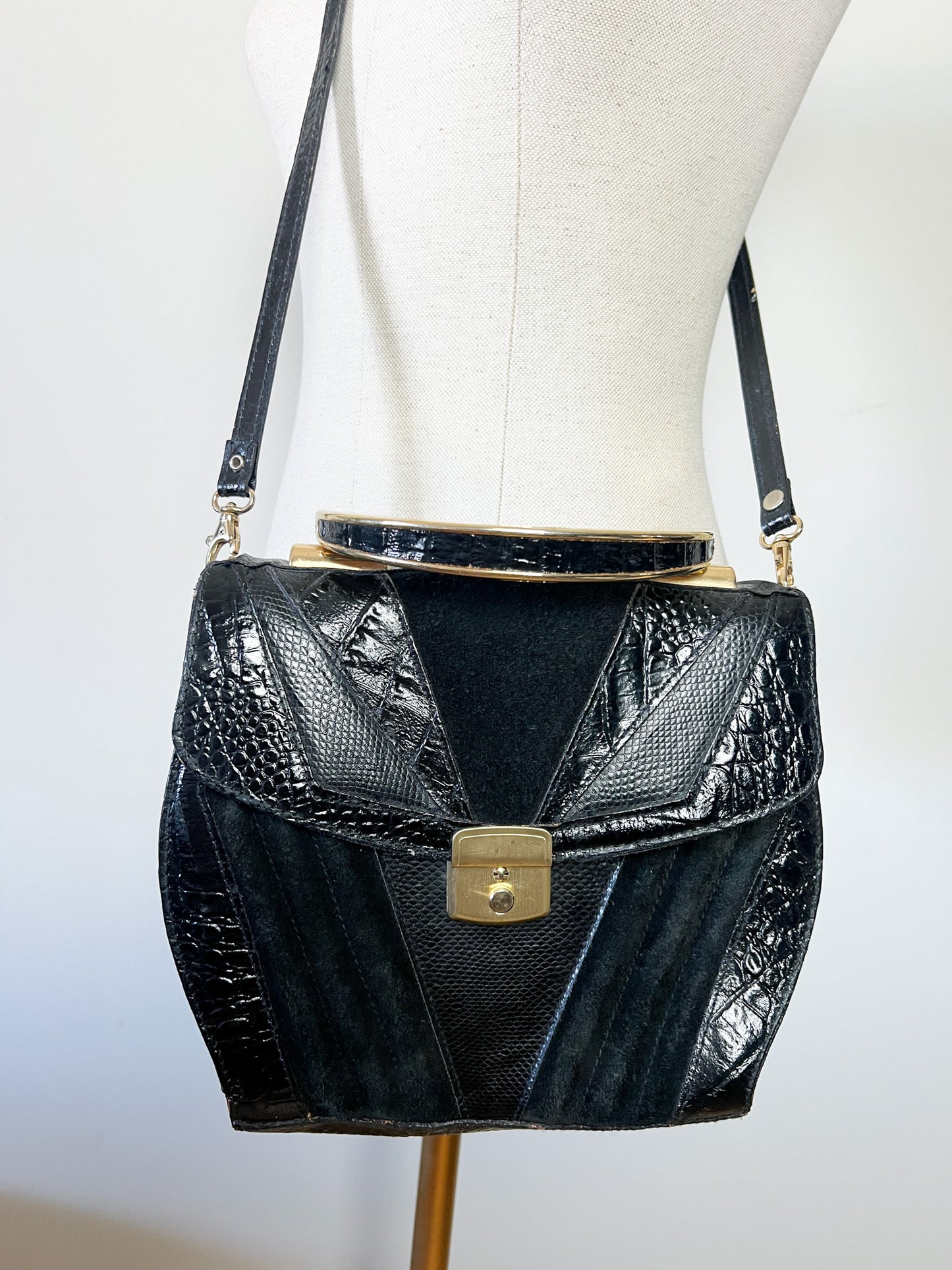 Sac à main Vintage Noir Patchwork Cuir & Daim - Anse Rigide Dorée - Bandoulière Amovible - Années 80 - Rétro Chic