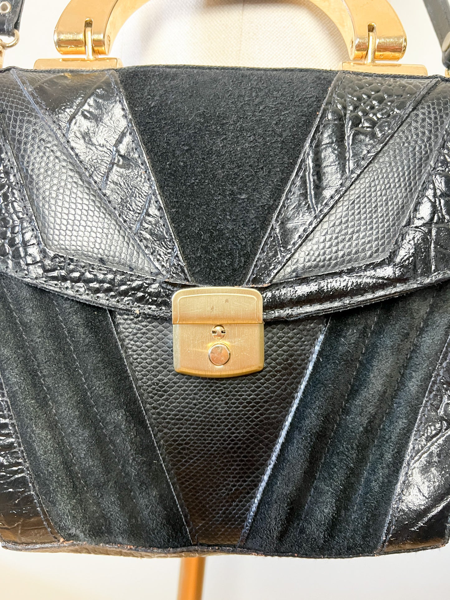 Sac à main Vintage Noir Patchwork Cuir & Daim - Anse Rigide Dorée - Bandoulière Amovible - Années 80 - Rétro Chic