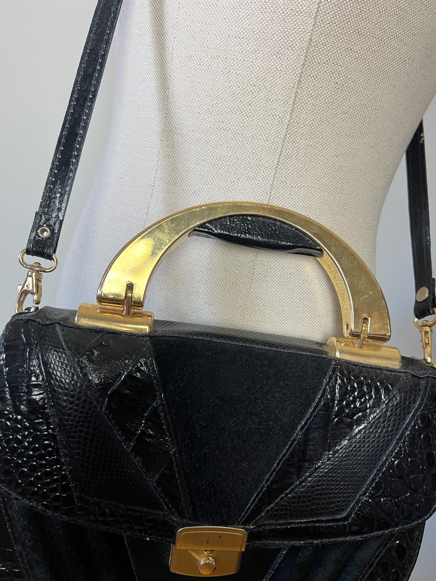 Sac à main Vintage Noir Patchwork Cuir & Daim - Anse Rigide Dorée - Bandoulière Amovible - Années 80 - Rétro Chic
