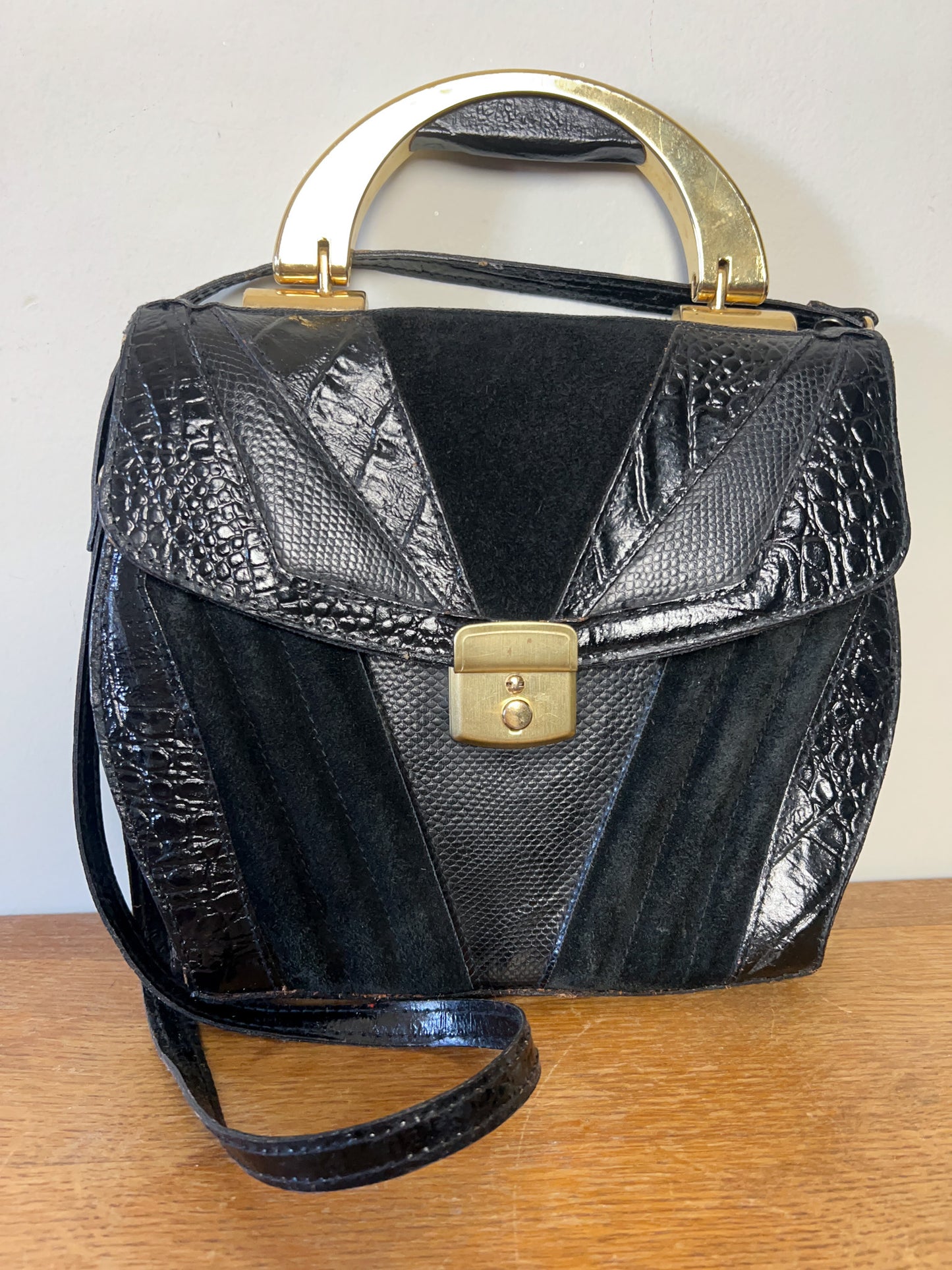 Sac à main Vintage Noir Patchwork Cuir & Daim - Anse Rigide Dorée - Bandoulière Amovible - Années 80 - Rétro Chic