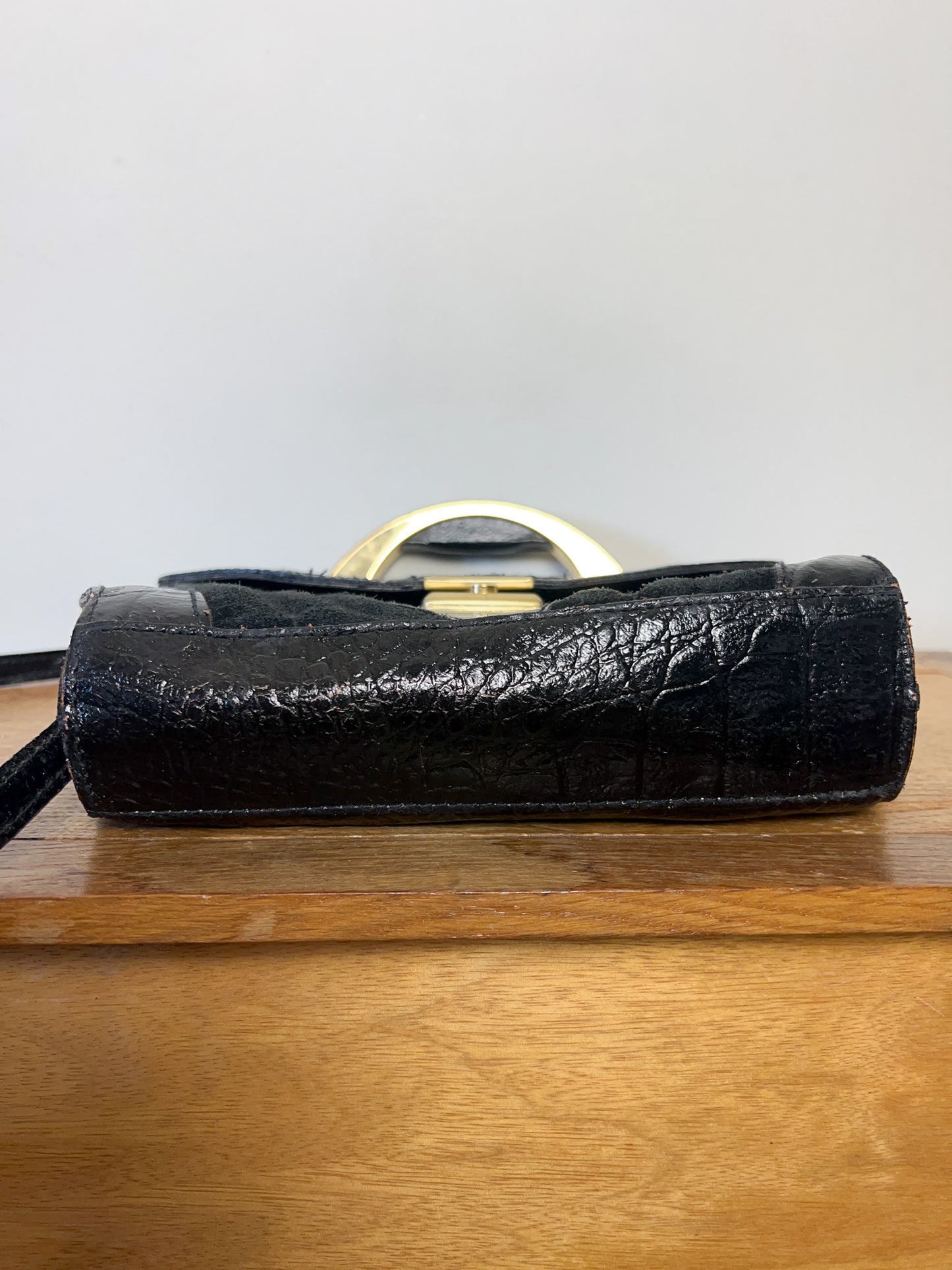 Sac à main Vintage Noir Patchwork Cuir & Daim - Anse Rigide Dorée - Bandoulière Amovible - Années 80 - Rétro Chic