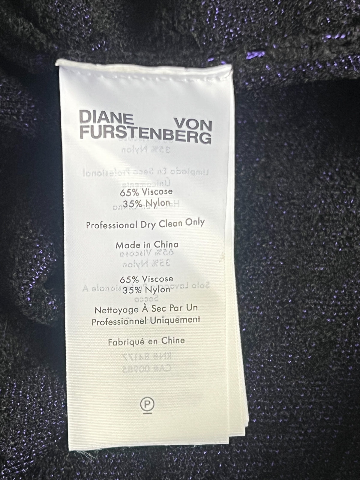 Robe portefeuille en maille Diane von Furstenberg — Motif jacquard noir & violet (T. M)
