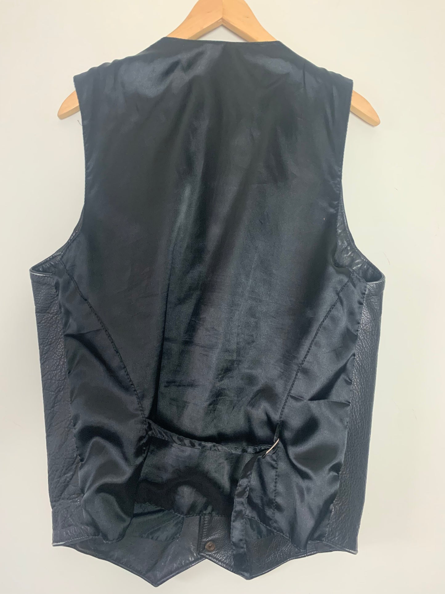 Veste en cuir noir sans manche vintage