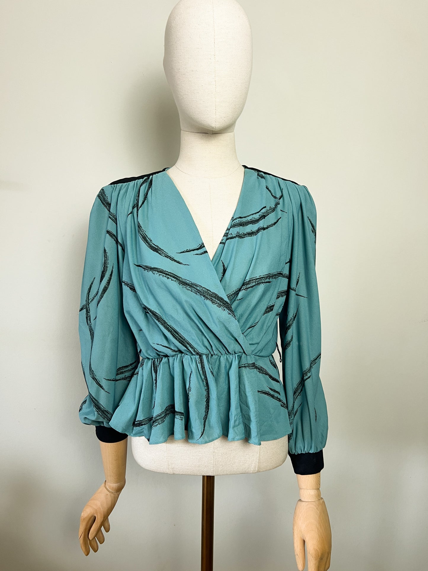 Blouse Vintage Années 80 - Basque, col croisé, T. 36