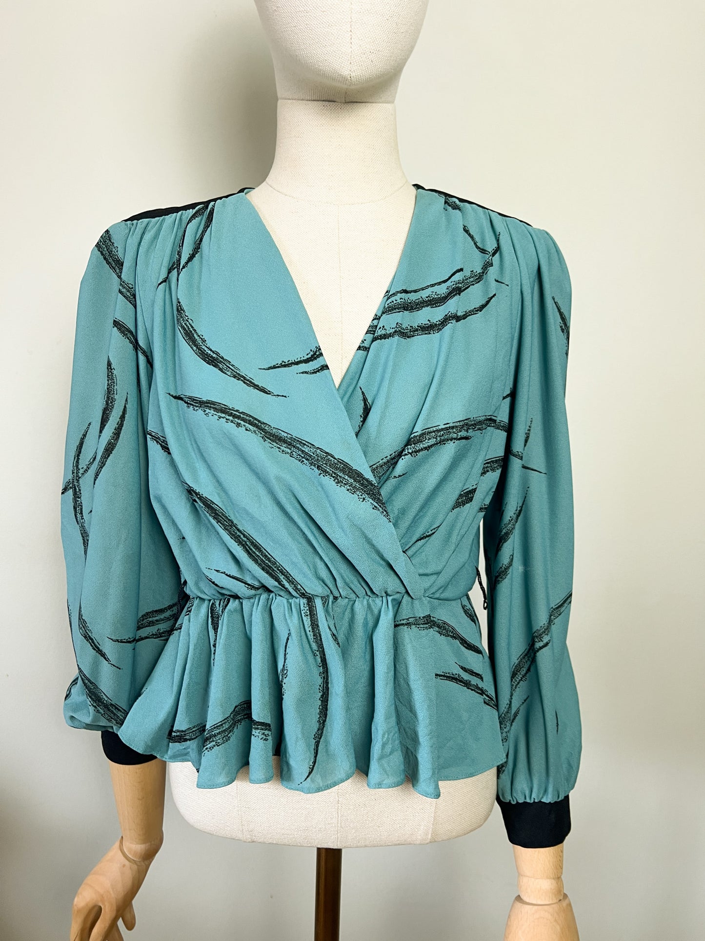 Blouse Vintage Années 80 - Basque, col croisé, T. 36