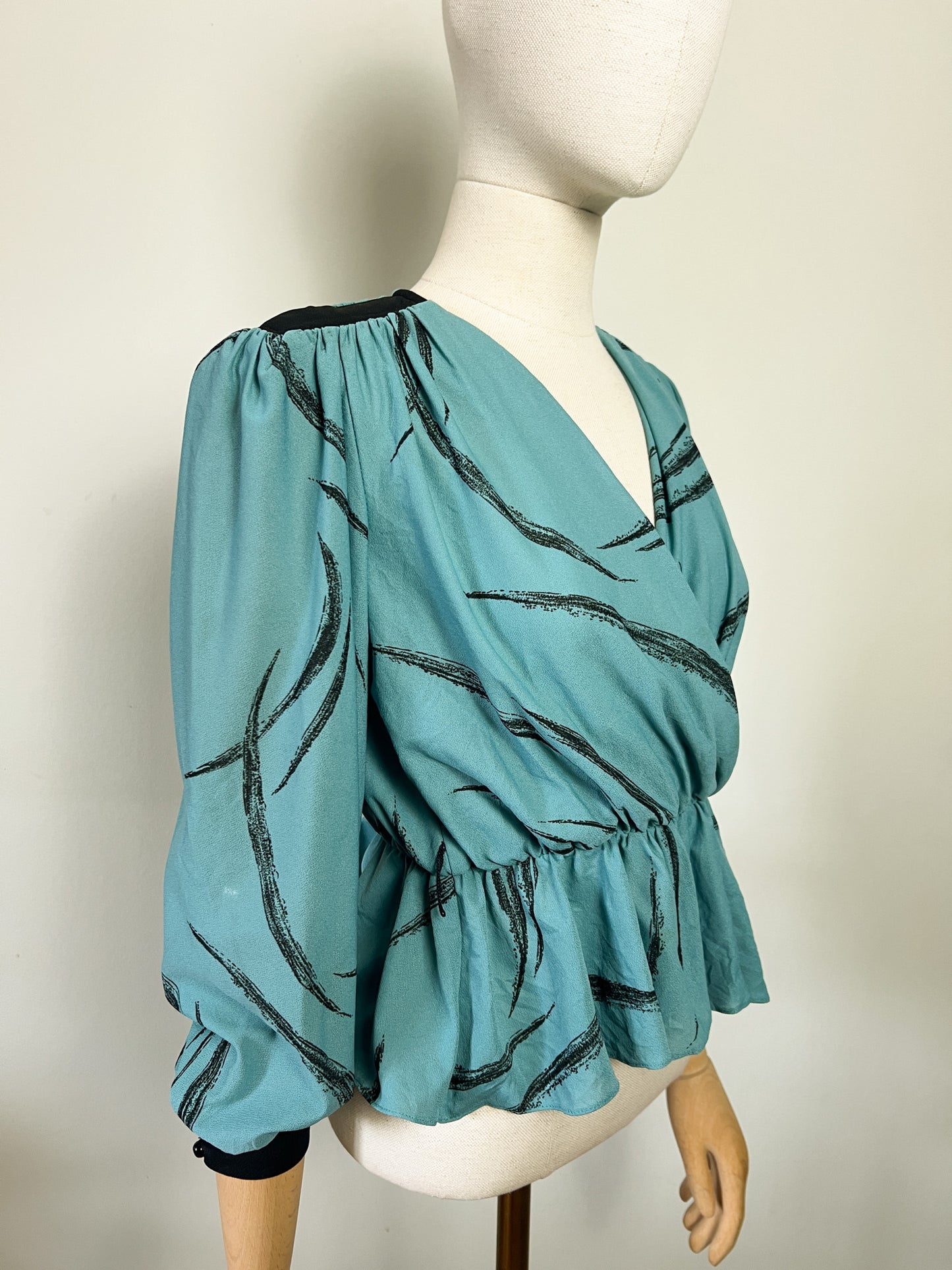 Blouse Vintage Années 80 - Basque, col croisé, T. 36