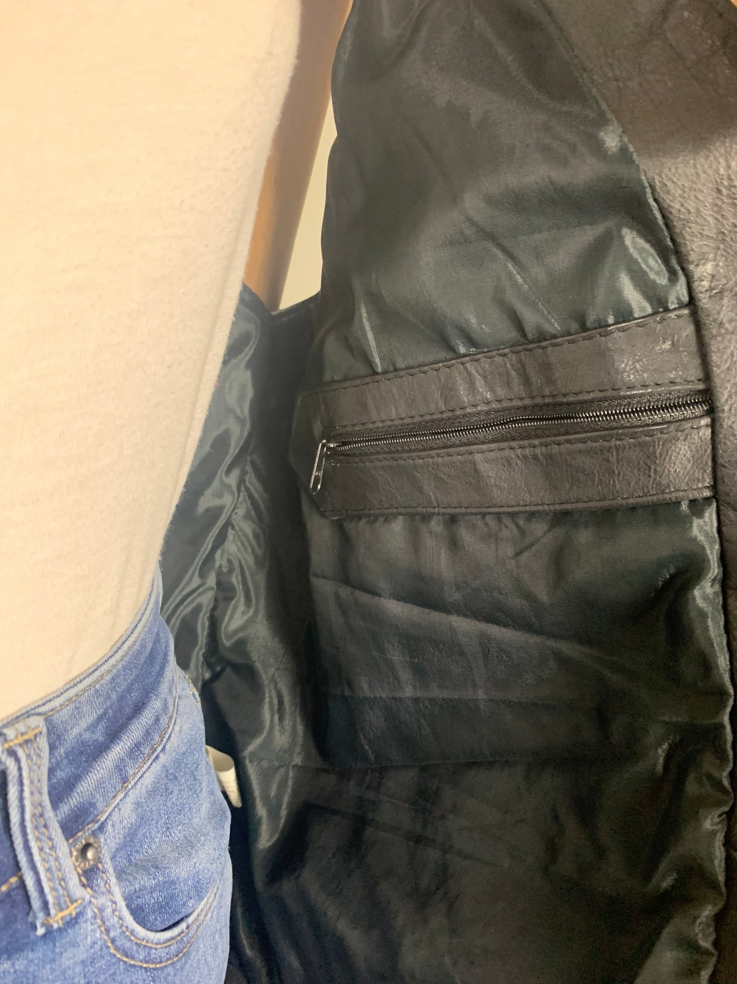Veste en cuir noir sans manche vintage