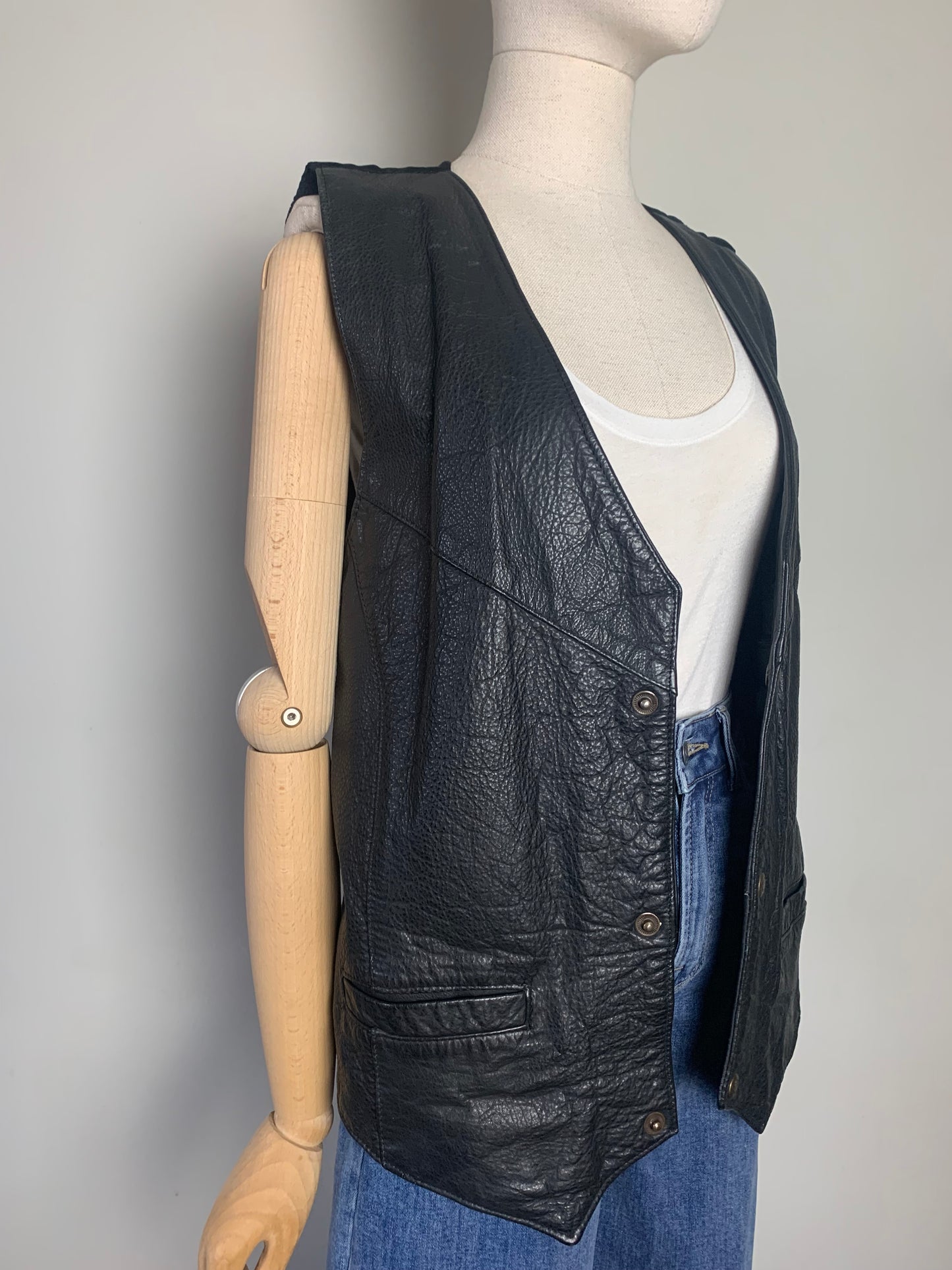 Veste en cuir noir sans manche vintage