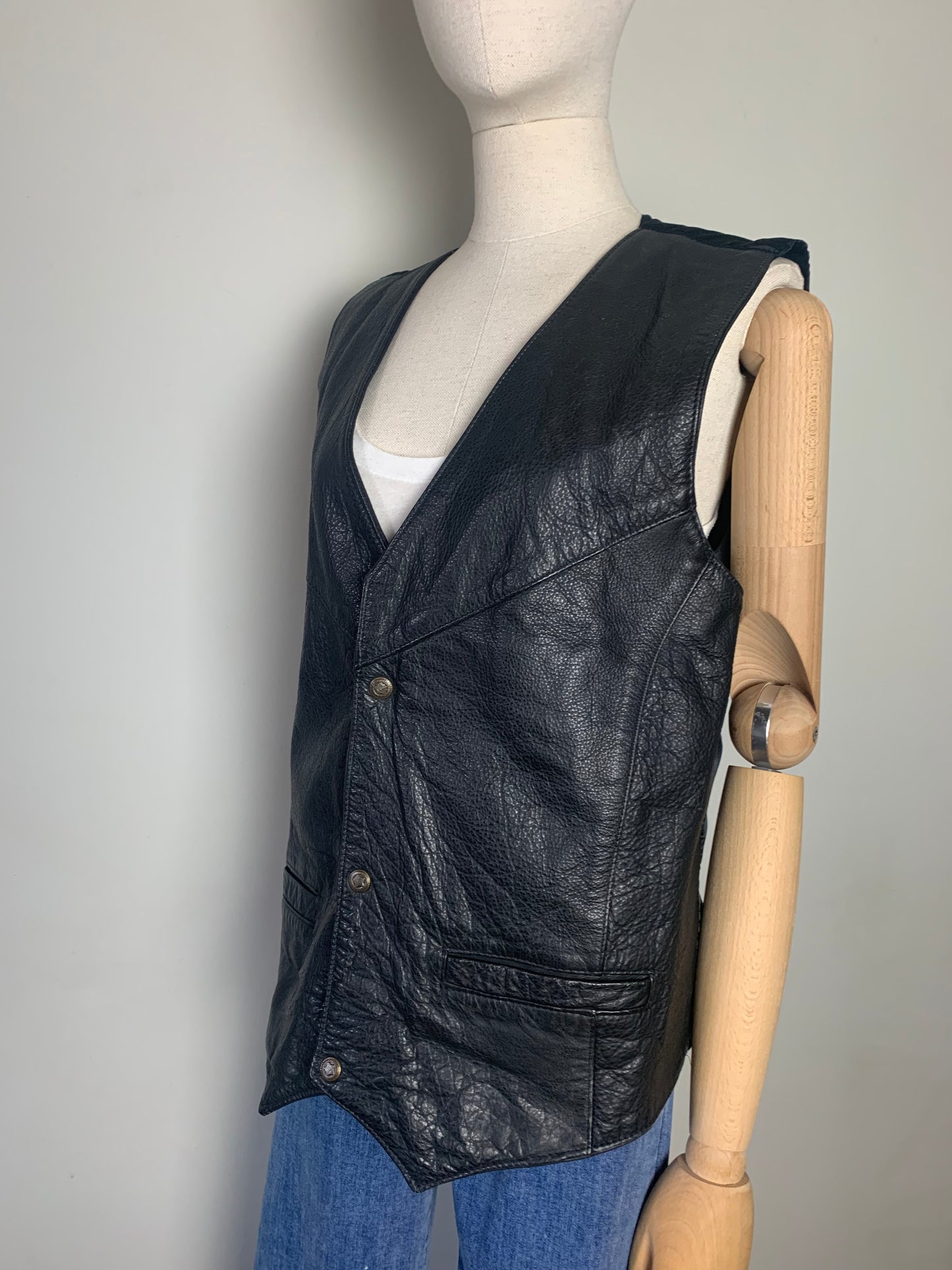 Veste en cuir noir sans manche vintage