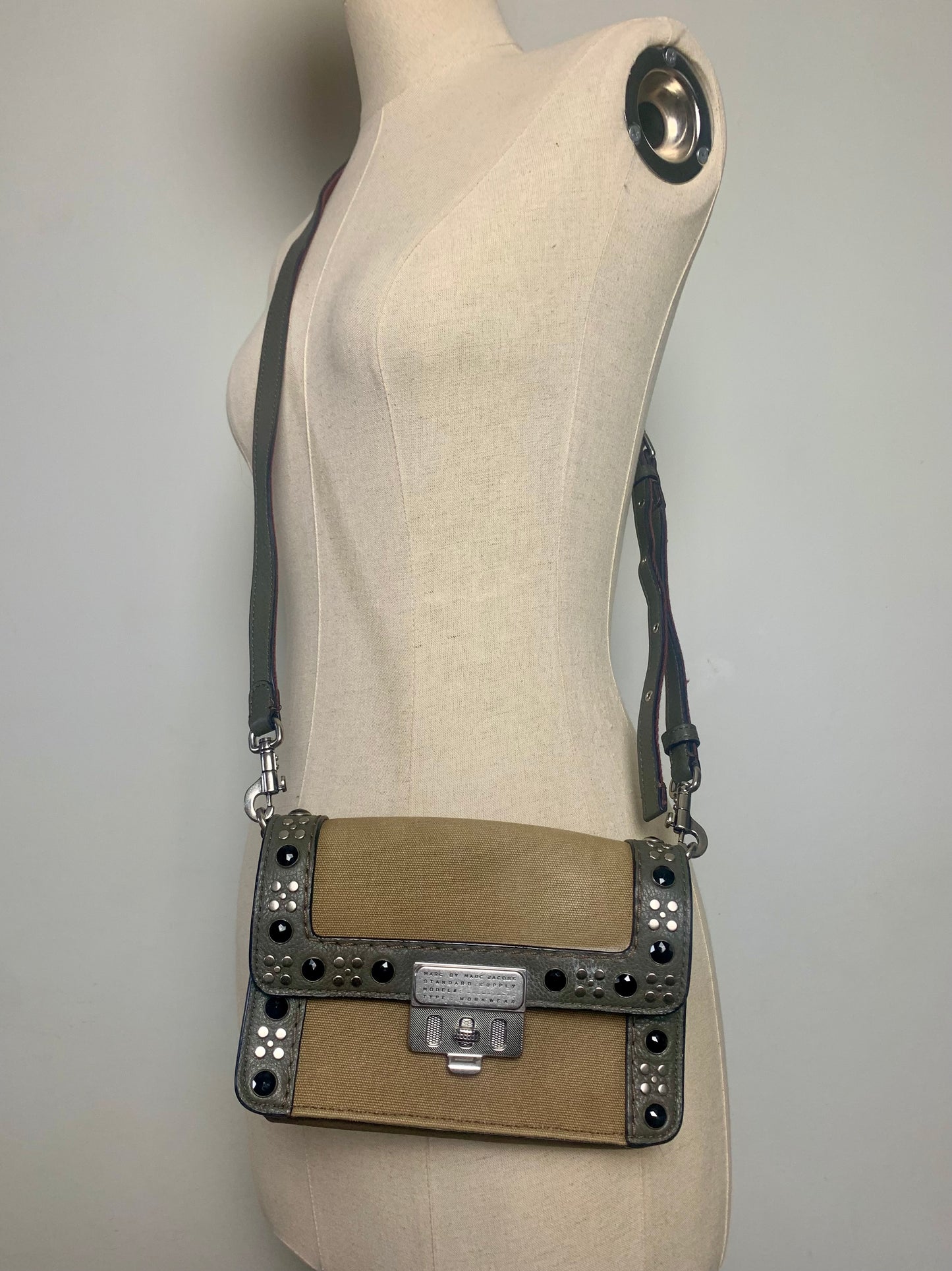 Sac bi matière toile et cuir style militaire Marc by Marc Jacobs