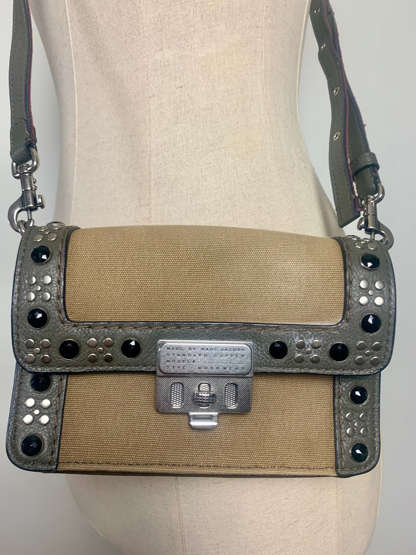 Sac bi matière toile et cuir style militaire Marc by Marc Jacobs